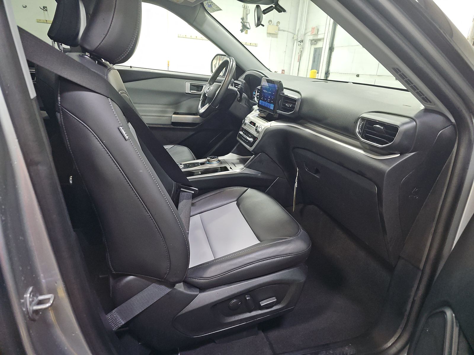 2022 Ford Explorer XLT AWD