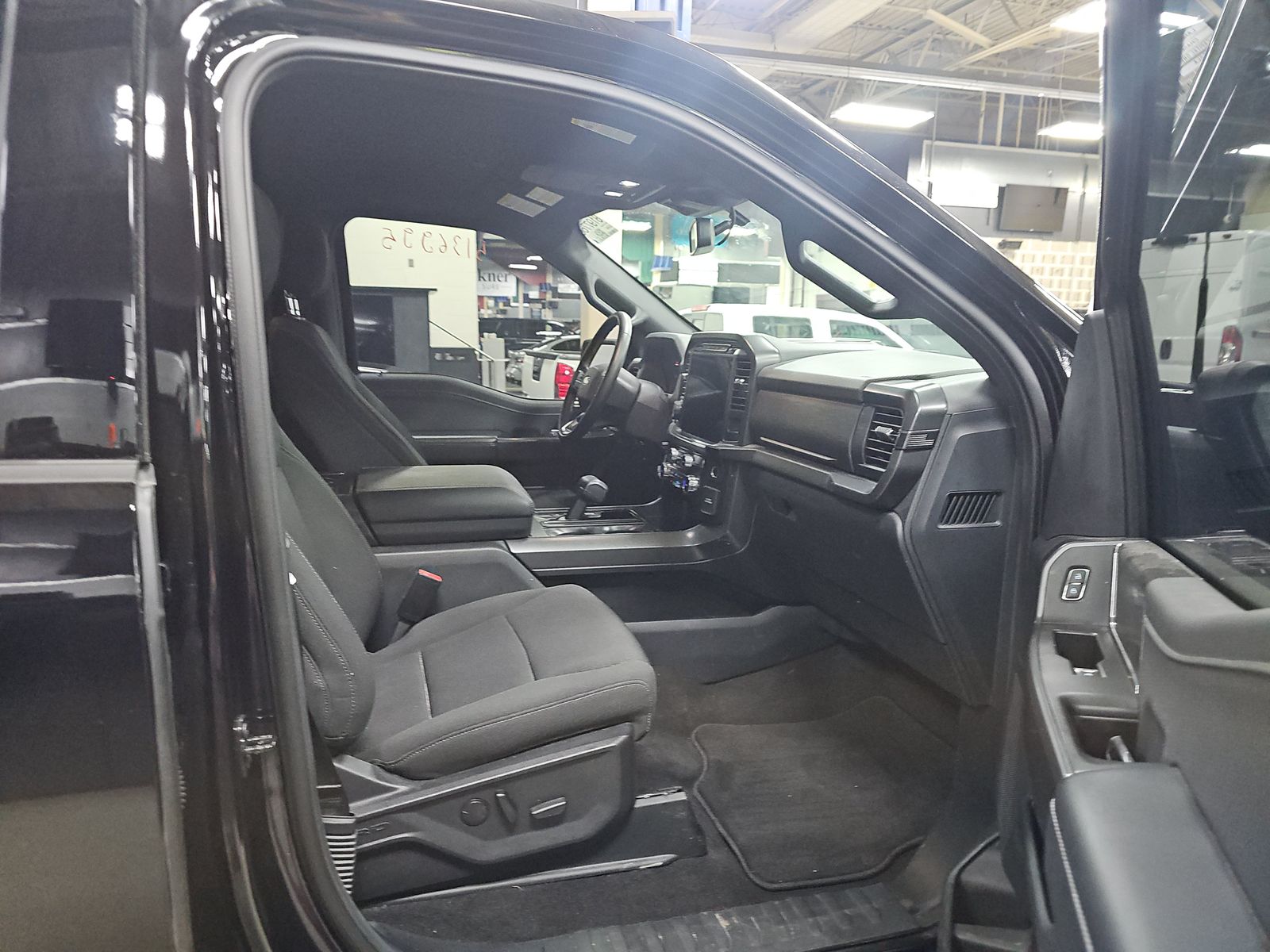 2024 Ford F-150 XLT AWD