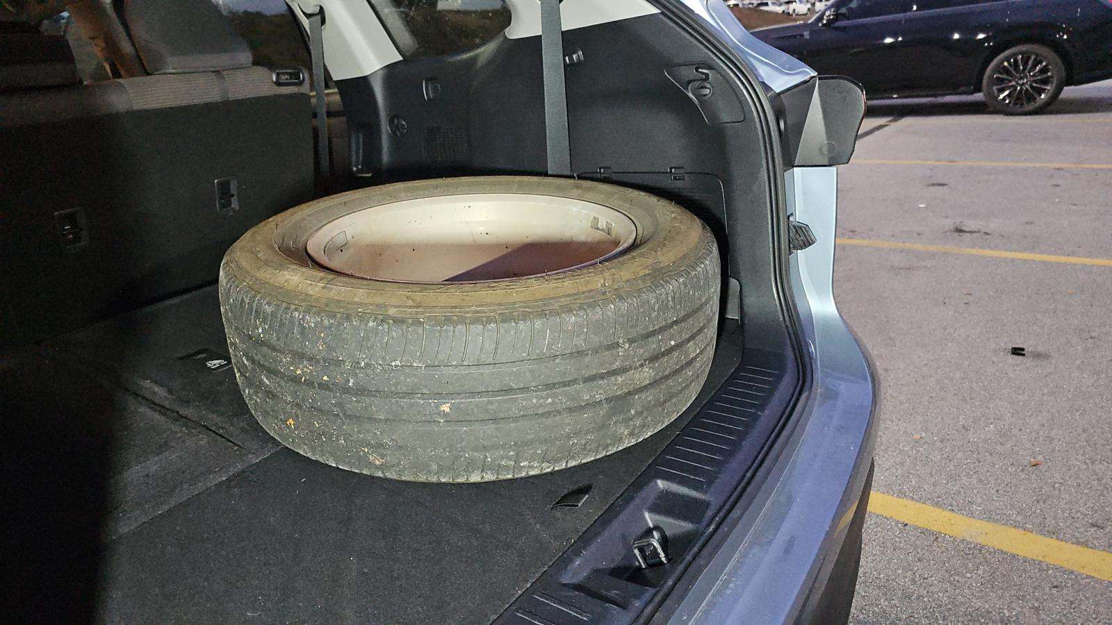 2024 Toyota Highlander LE FWD