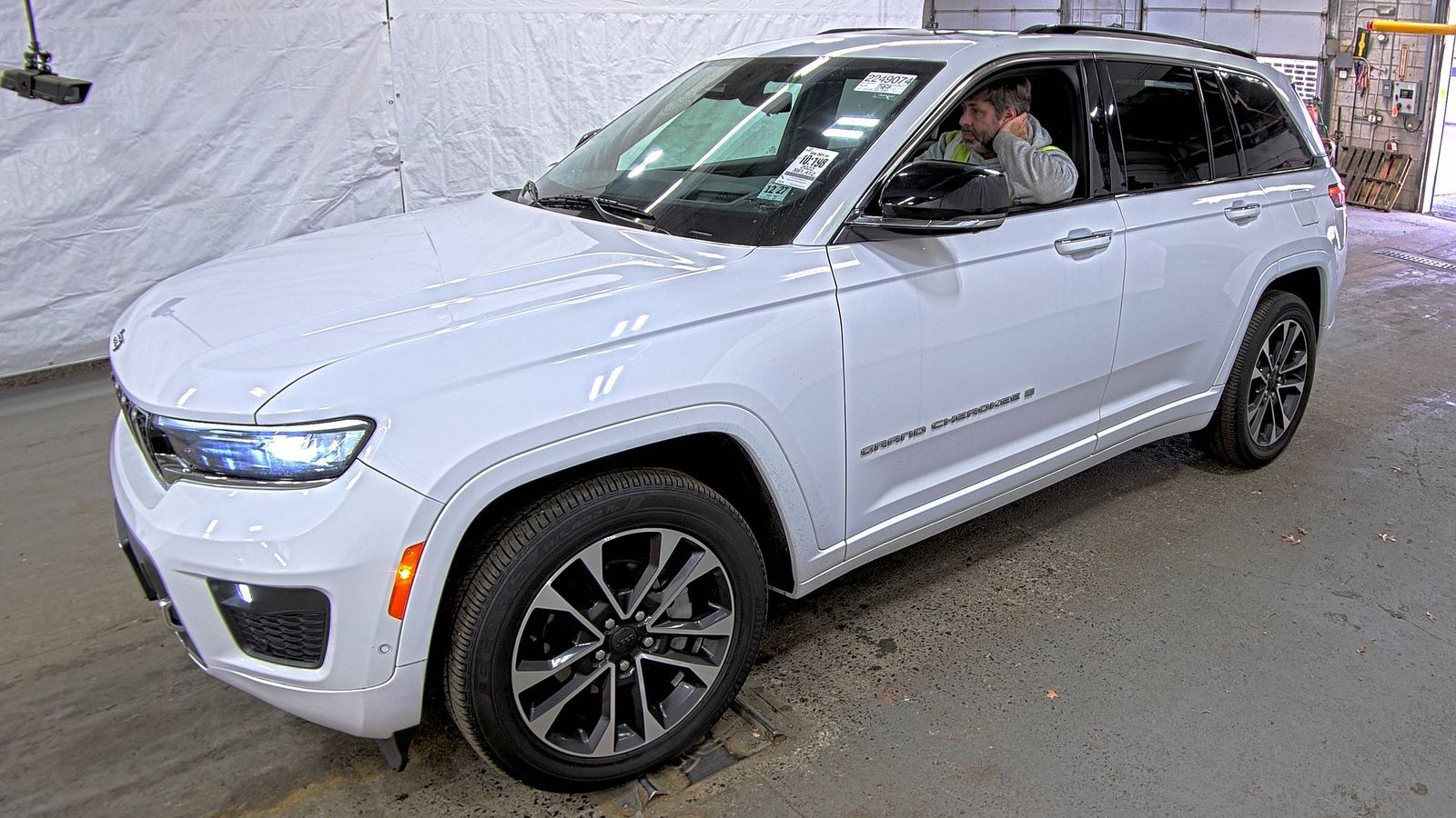 2022 Jeep Grand Cherokee Overland AWD