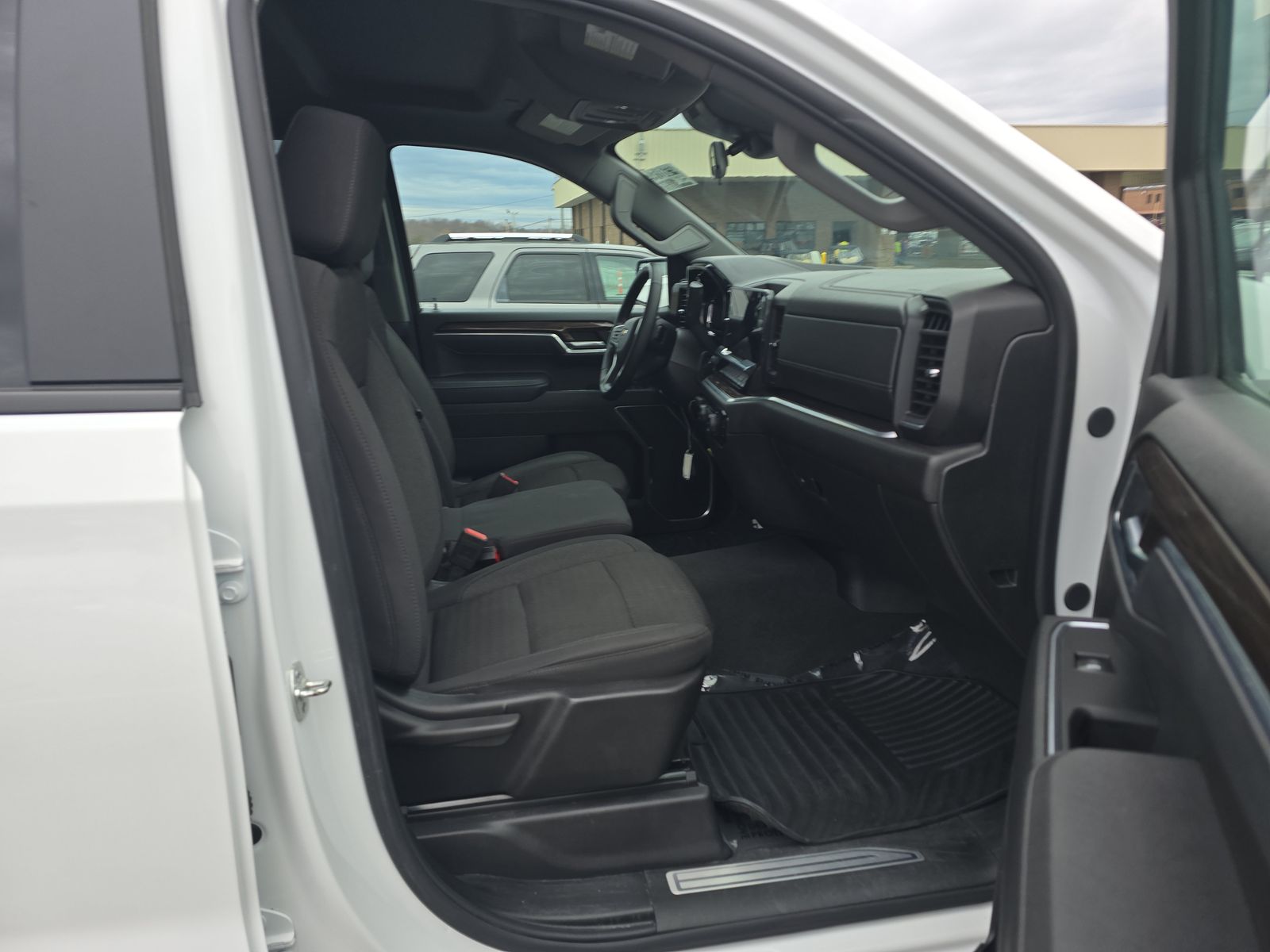 2025 Chevrolet Silverado 1500 LT AWD