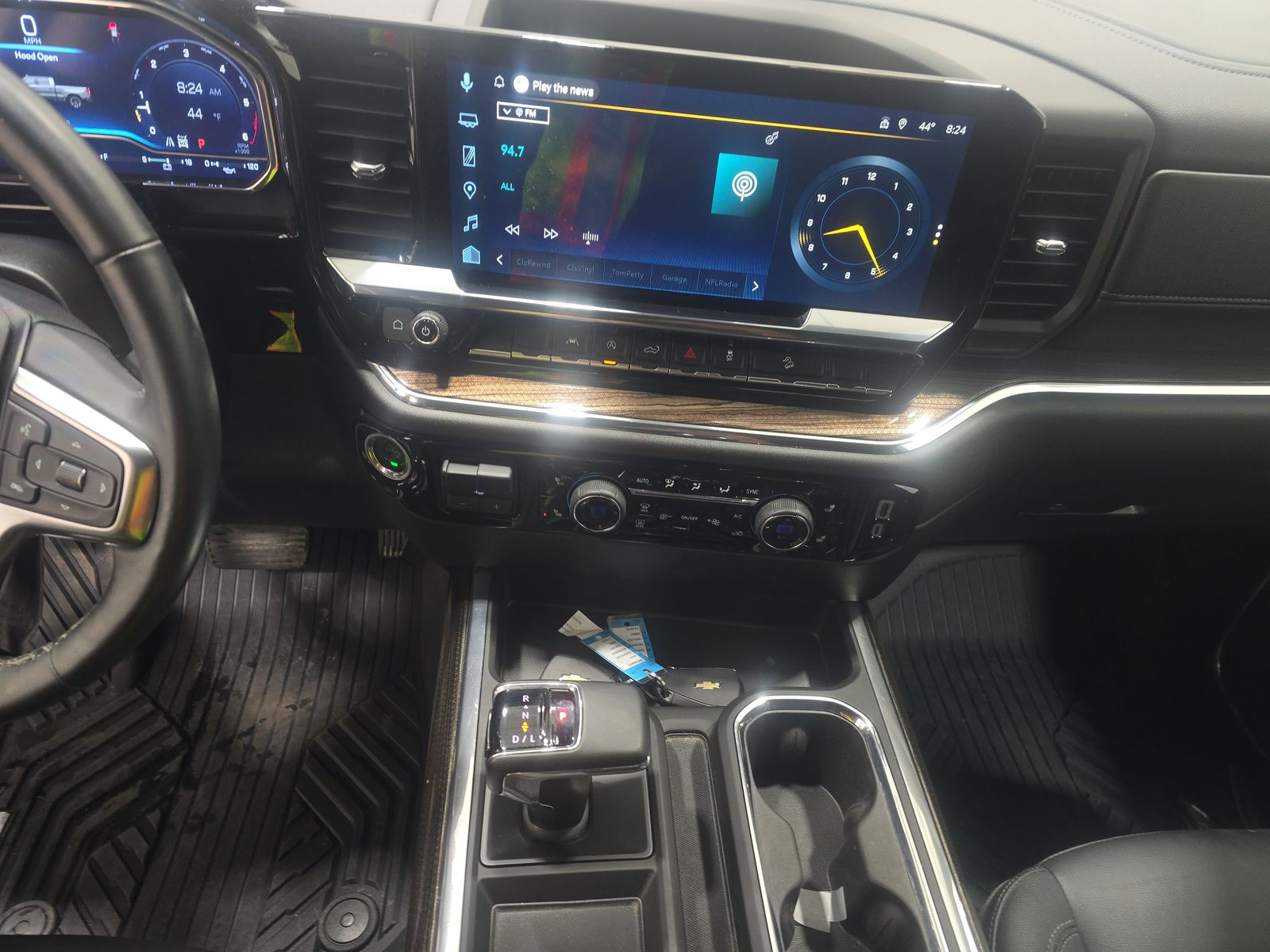 2025 Chevrolet Silverado 1500 RST AWD