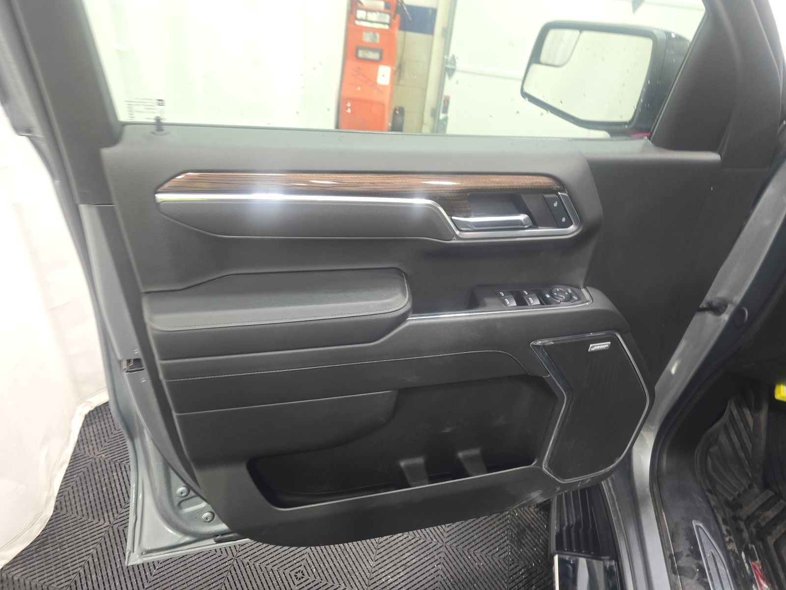 2025 Chevrolet Silverado 1500 RST AWD