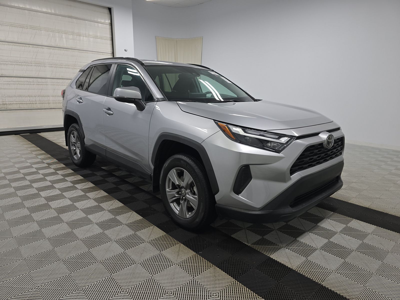 2024 Toyota RAV4 XLE FWD