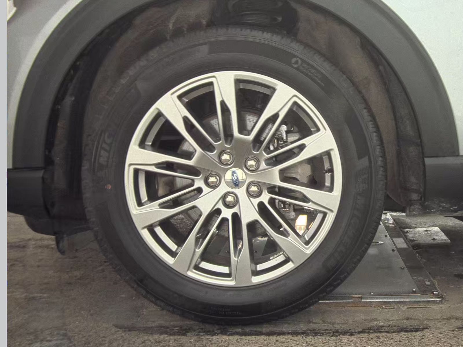 2025 Ford Explorer Active AWD