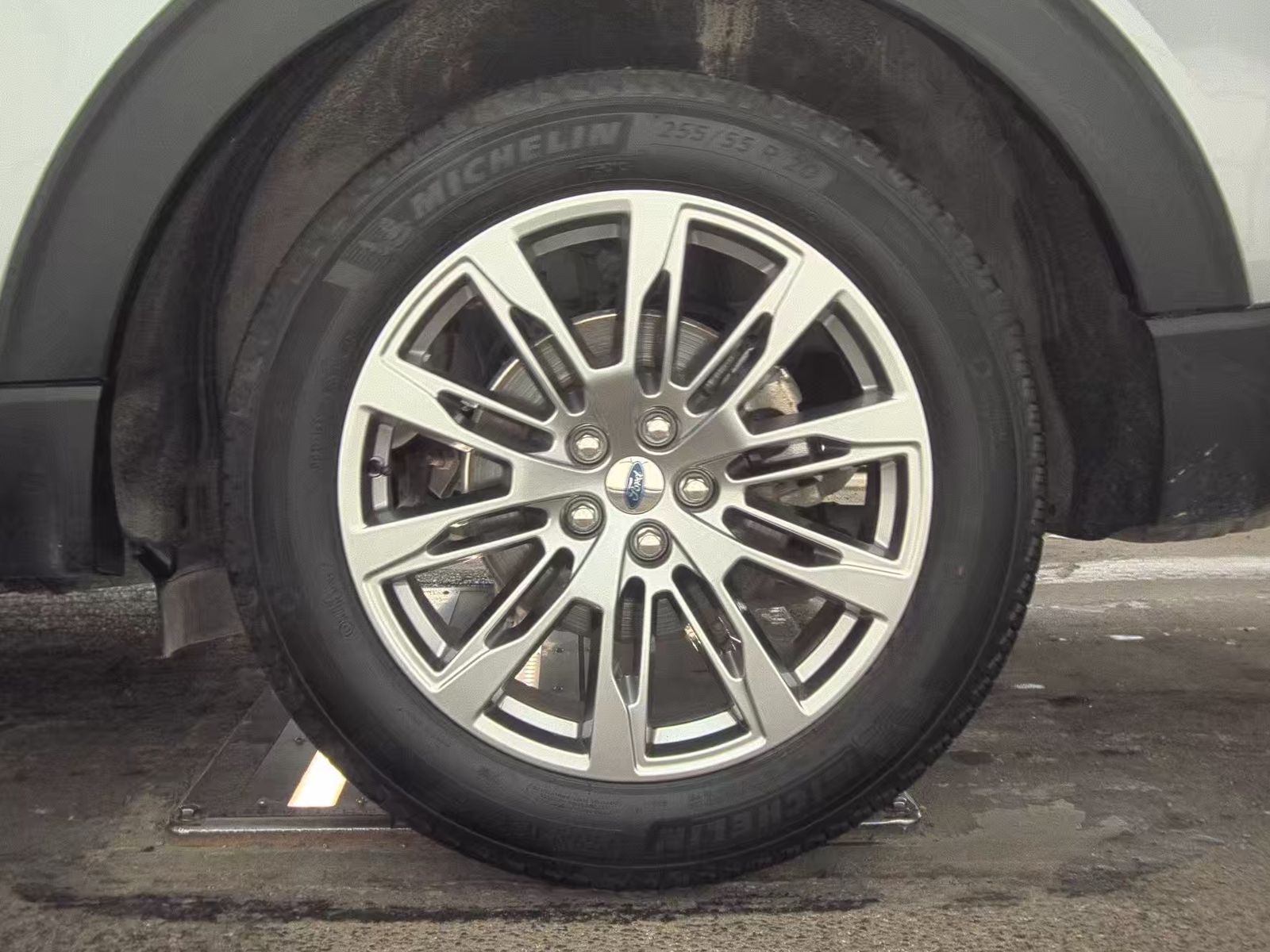 2025 Ford Explorer Active AWD