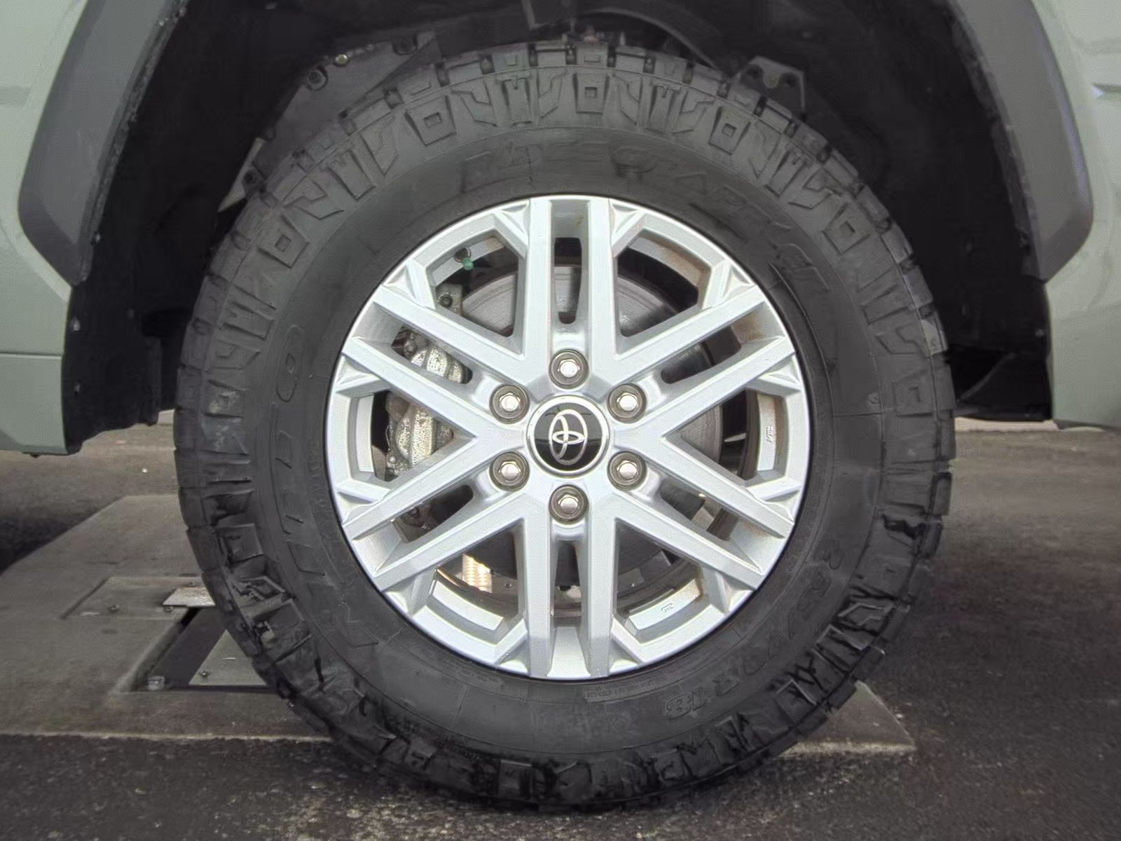 2024 Toyota Tundra SR5 AWD