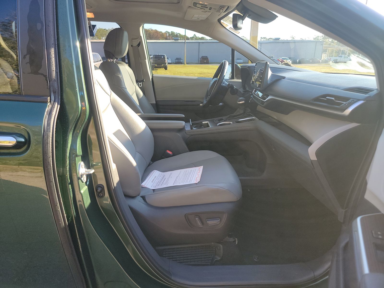 2022 Toyota Sienna XLE FWD