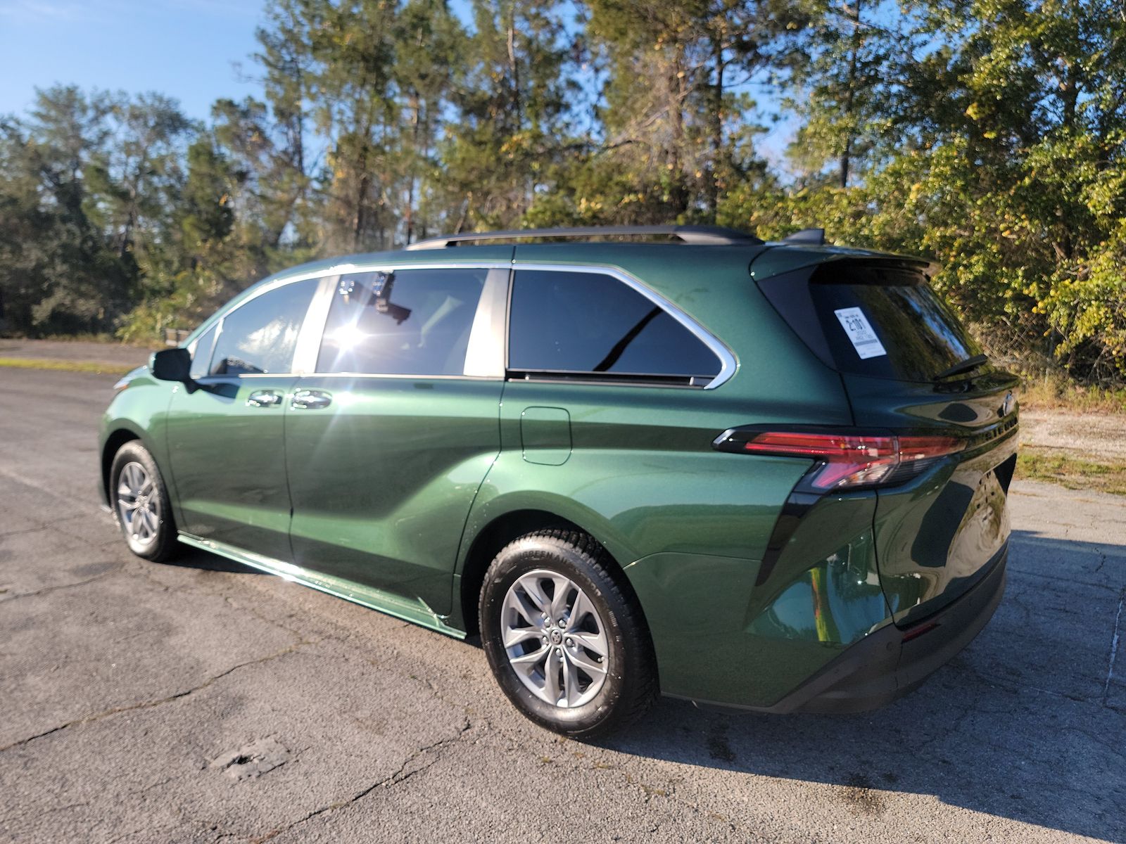 2022 Toyota Sienna XLE FWD