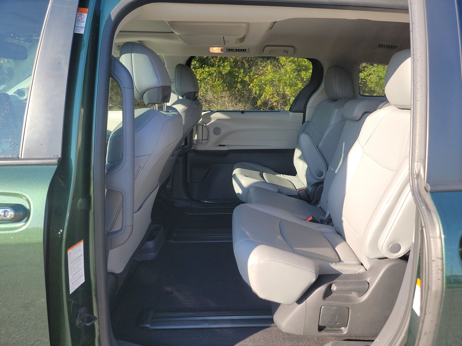 2022 Toyota Sienna XLE FWD