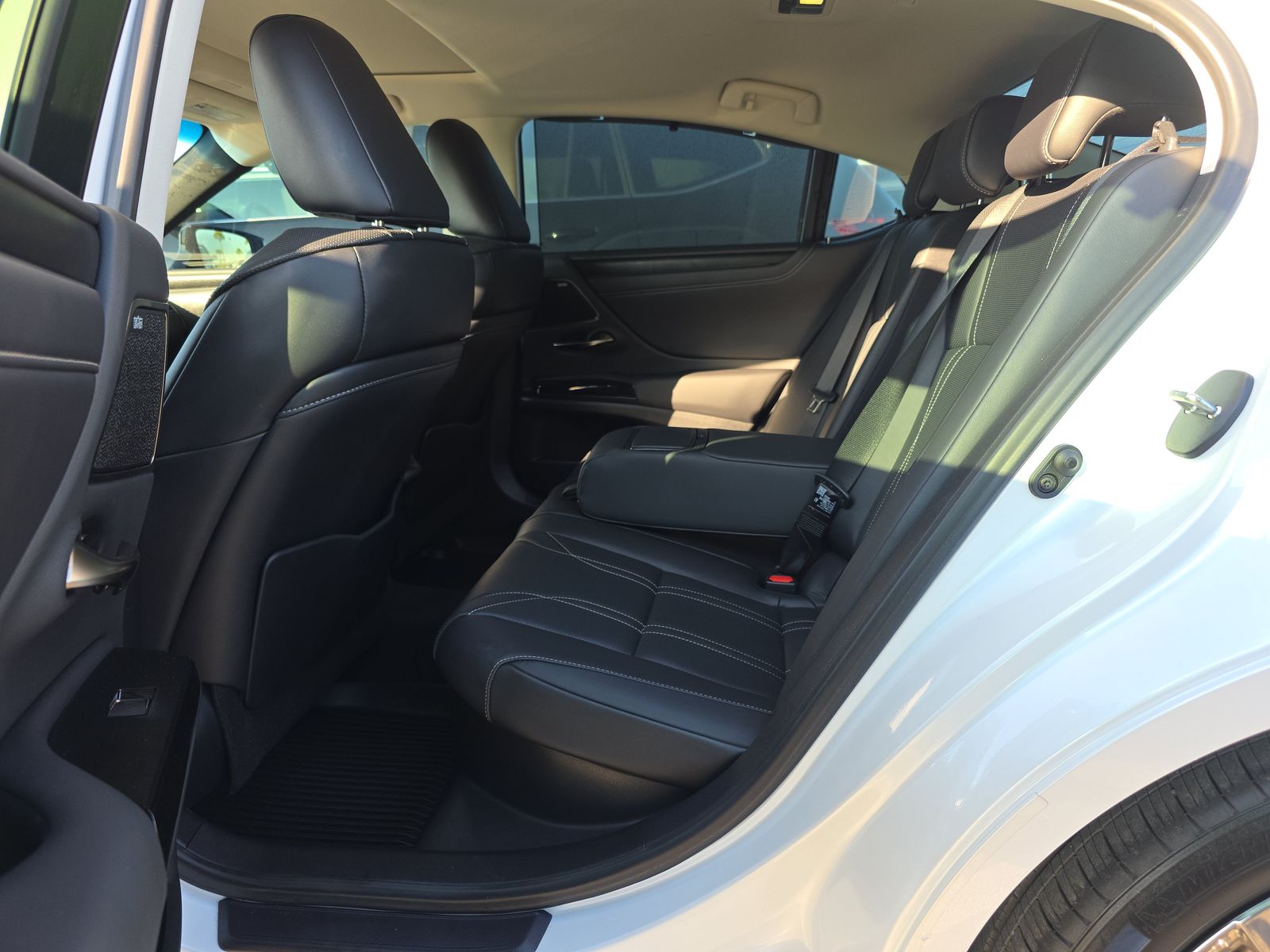 2024 Lexus ES ES 300h Ultra Luxury FWD