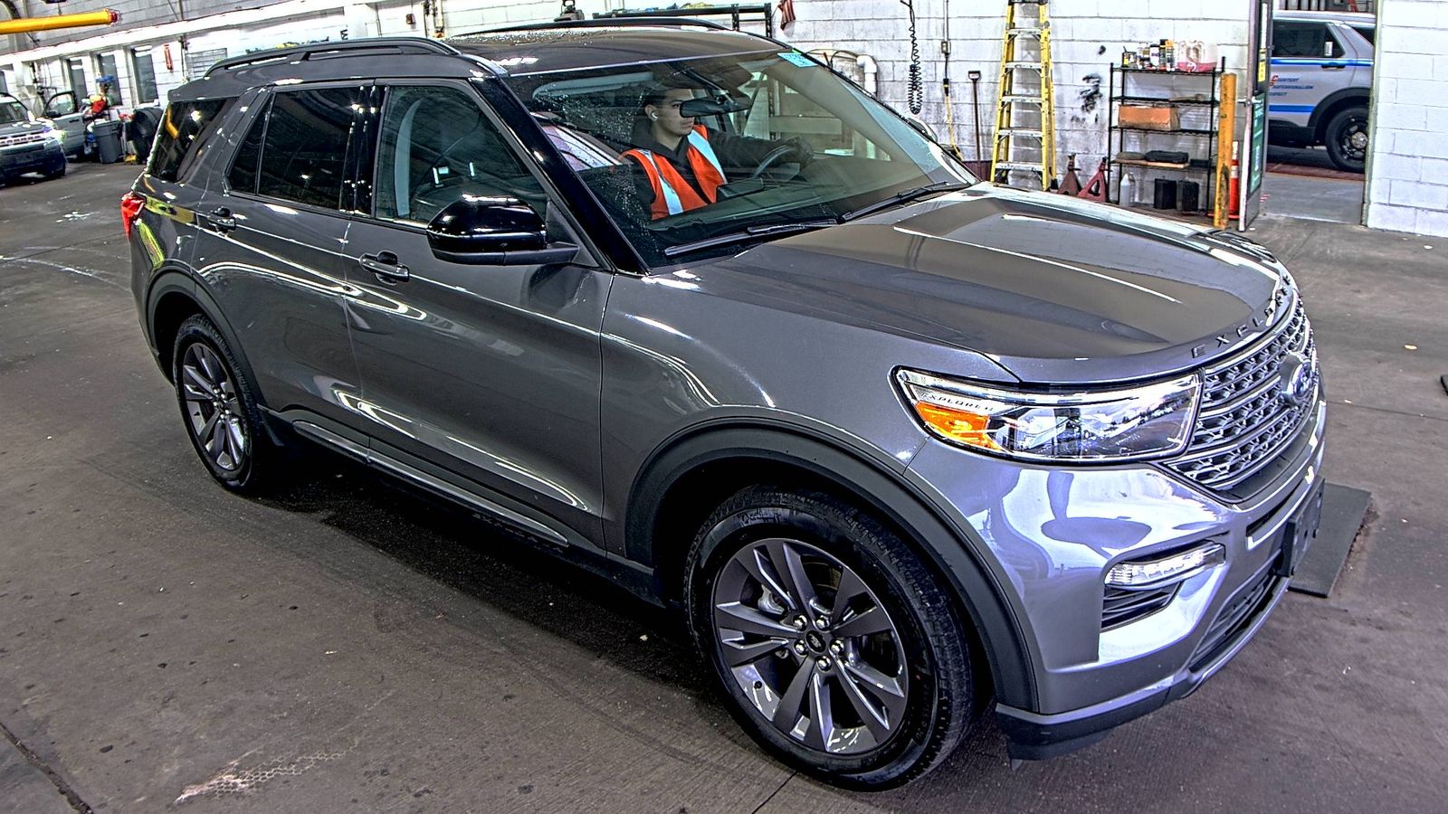 2023 Ford Explorer XLT AWD