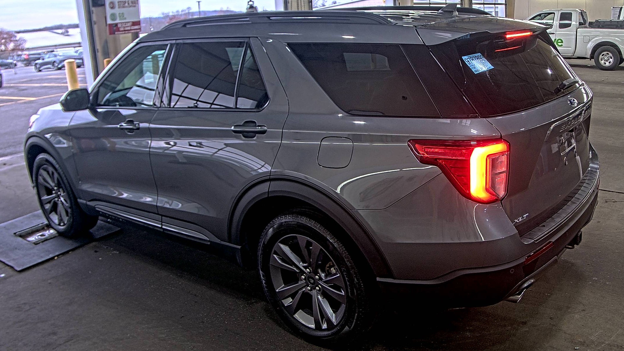 2023 Ford Explorer XLT AWD