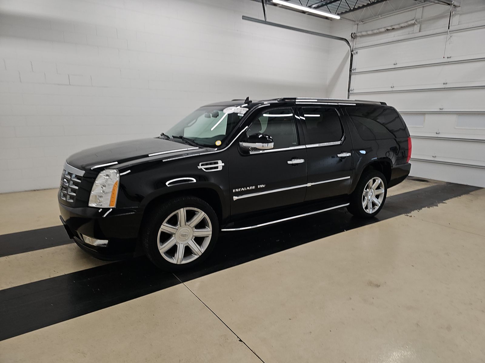 2014 Cadillac Escalade ESV Luxury's photo