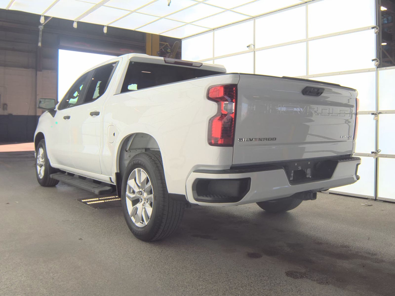 2022 Chevrolet Silverado 1500 Custom RWD