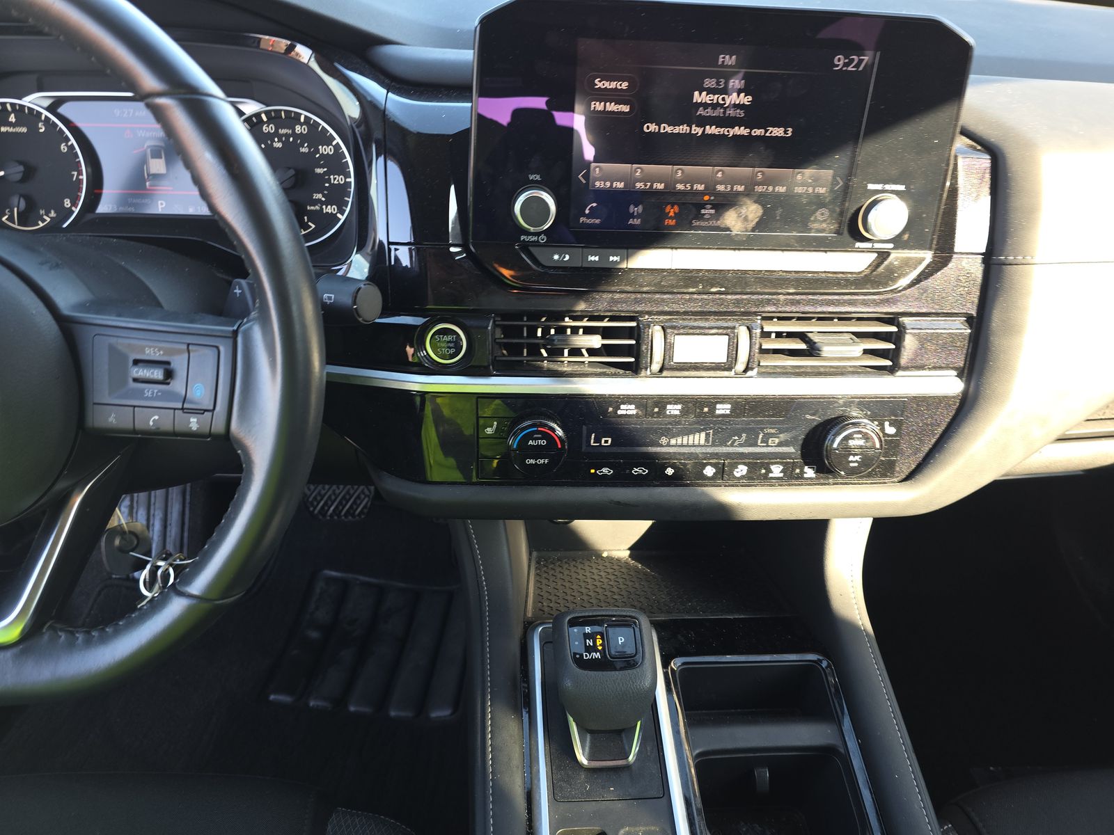 2024 Nissan Pathfinder SV FWD