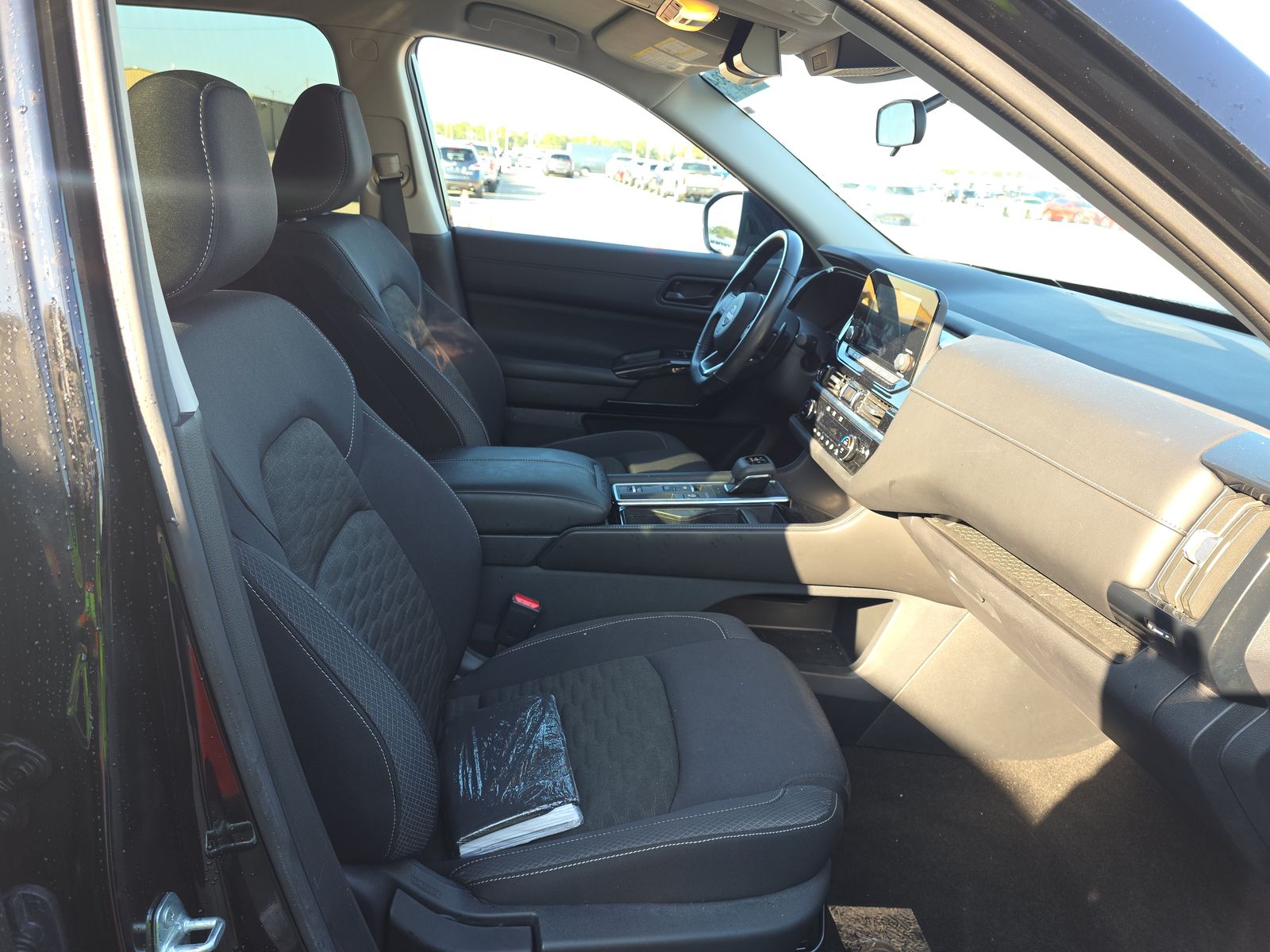 2024 Nissan Pathfinder SV FWD