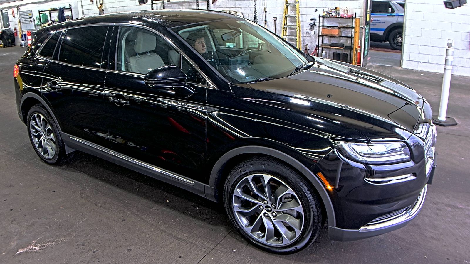 2022 Lincoln Nautilus Reserve AWD