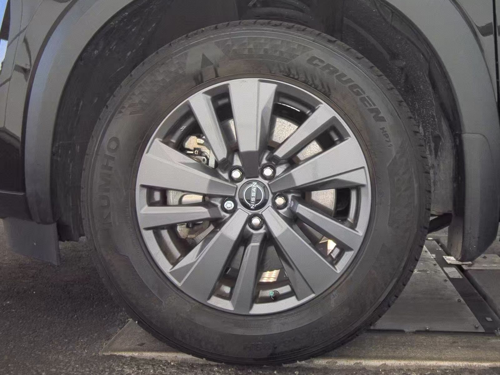 2024 Nissan Pathfinder SV FWD