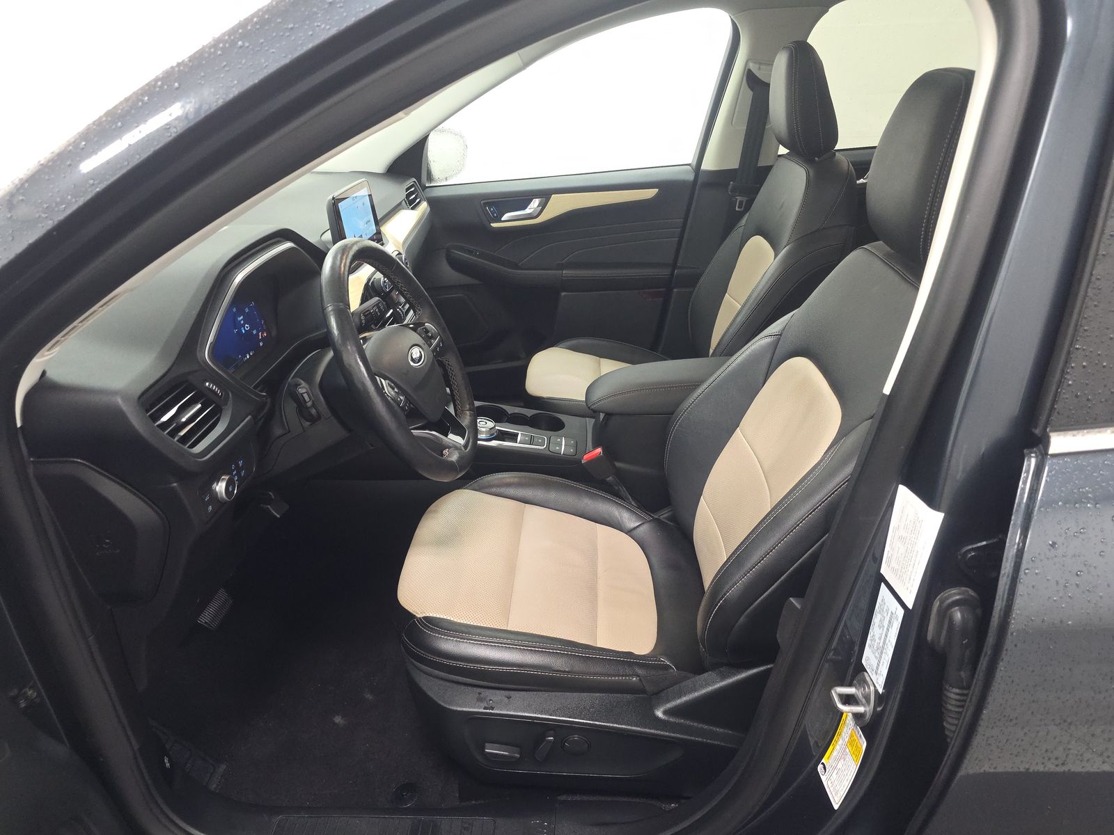 2022 Ford Escape Plug-In Hybrid Titanium FWD