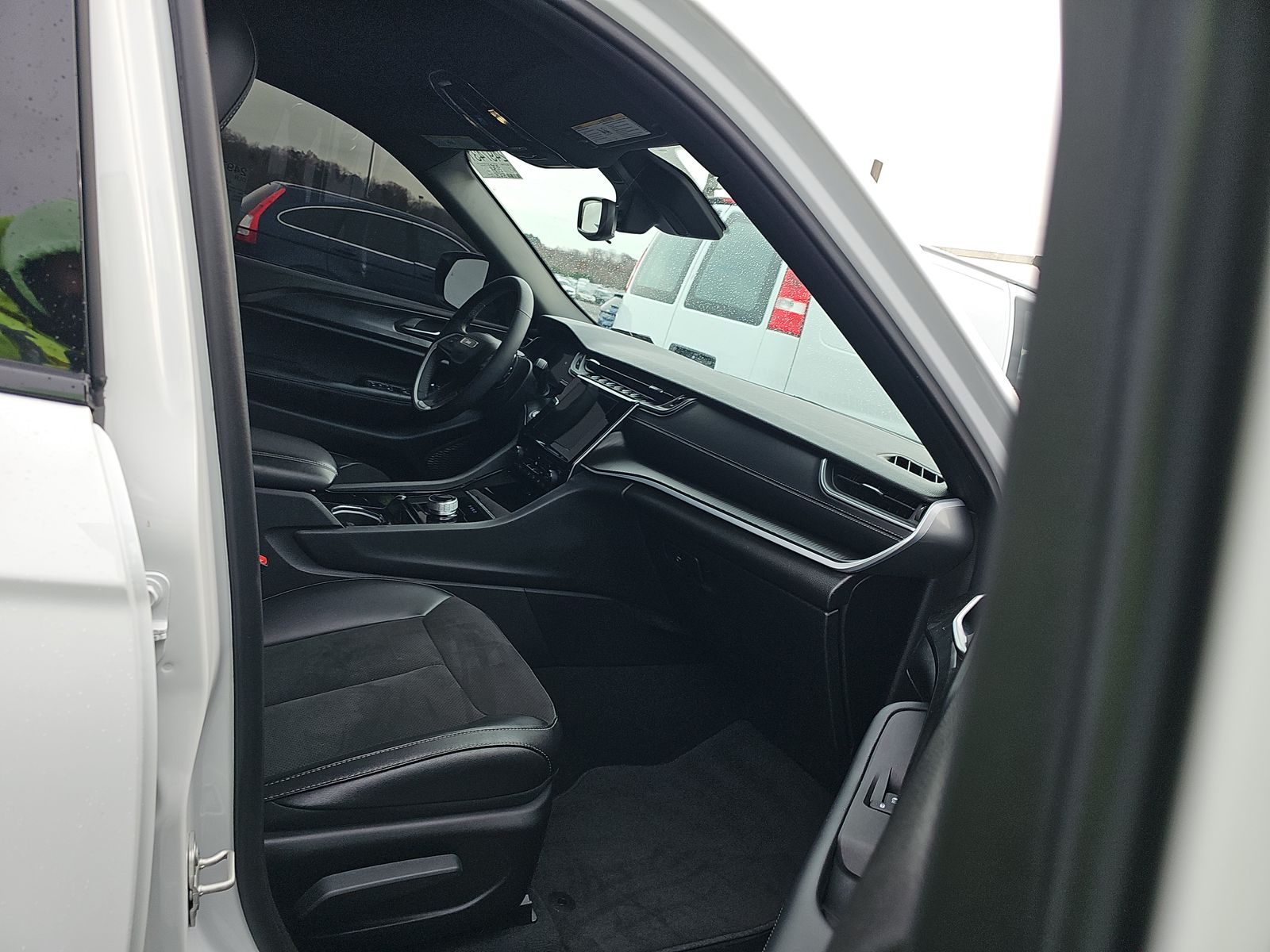 2024 Jeep Grand Cherokee Altitude AWD