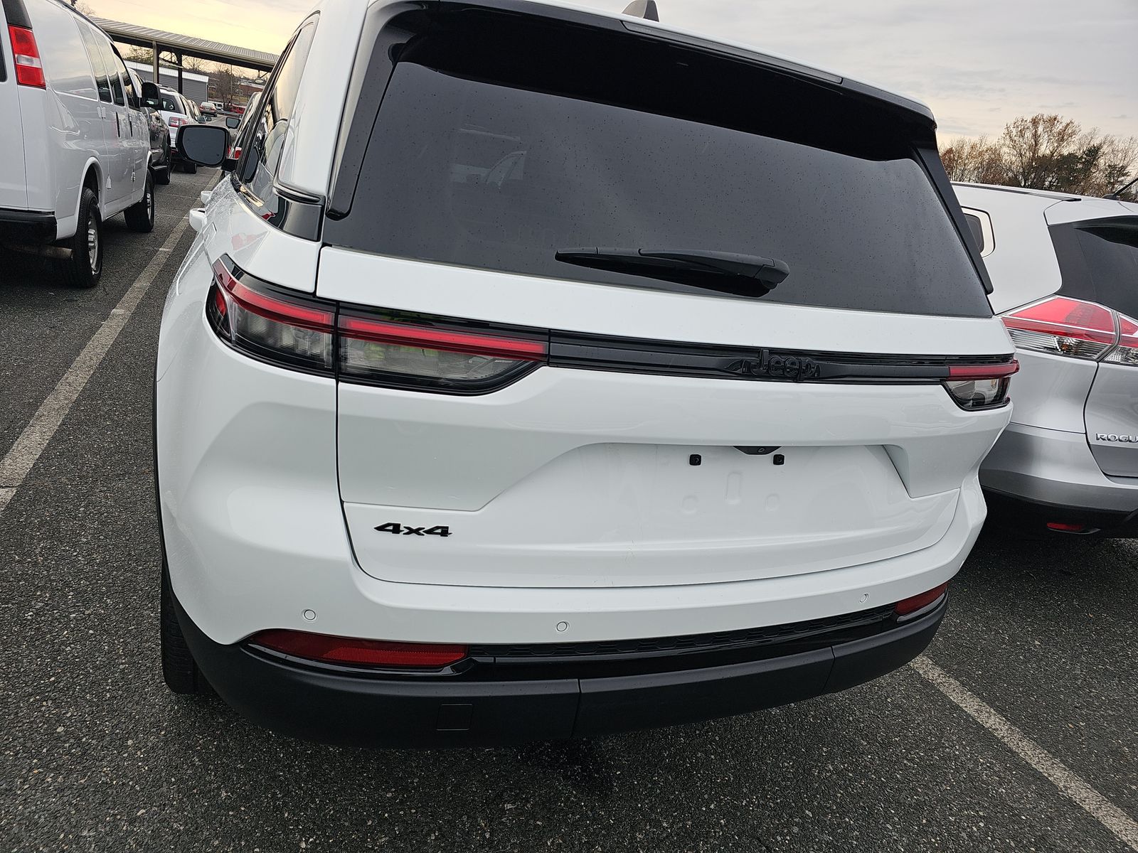 2024 Jeep Grand Cherokee Altitude AWD