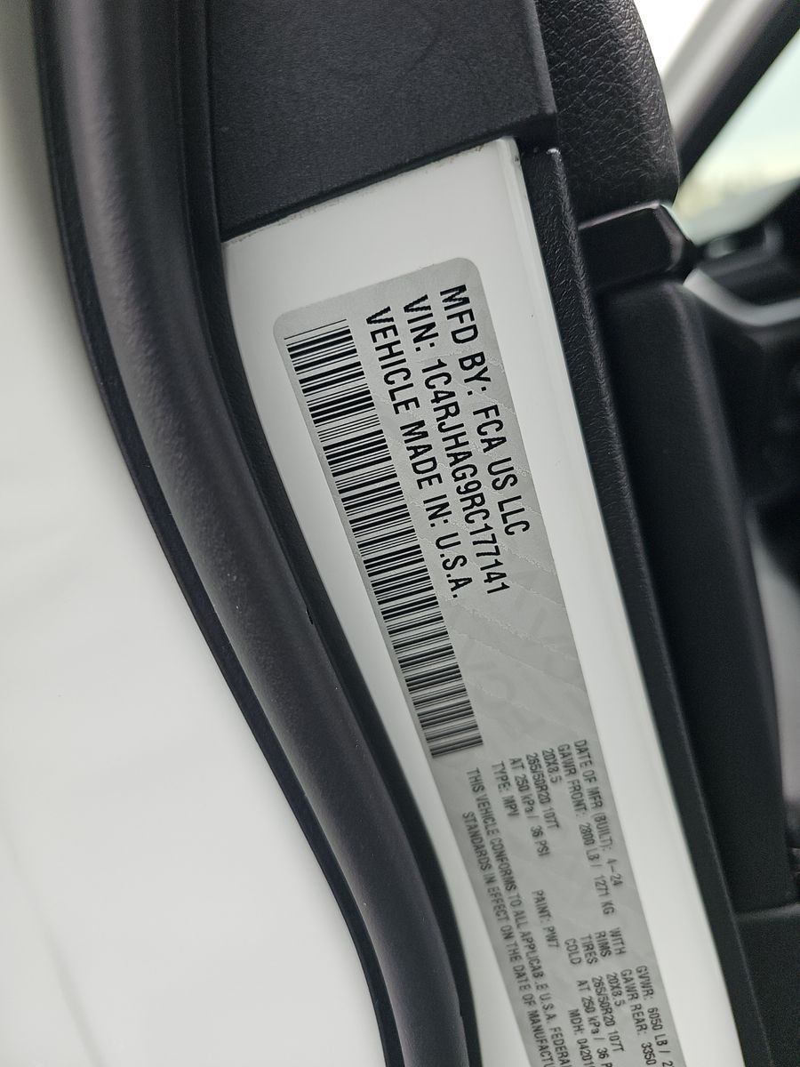 2024 Jeep Grand Cherokee Altitude AWD