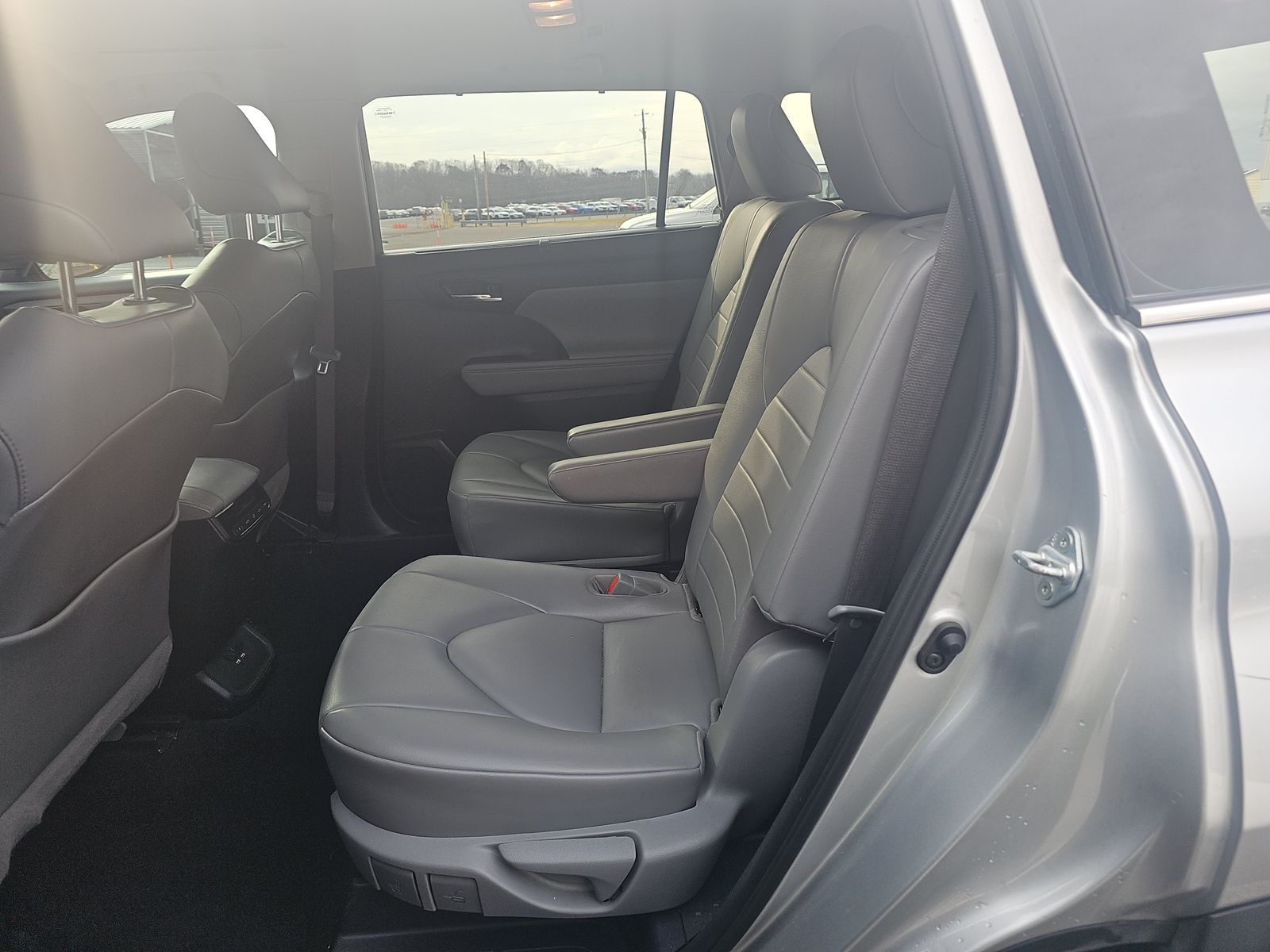 2021 Toyota Highlander XLE FWD