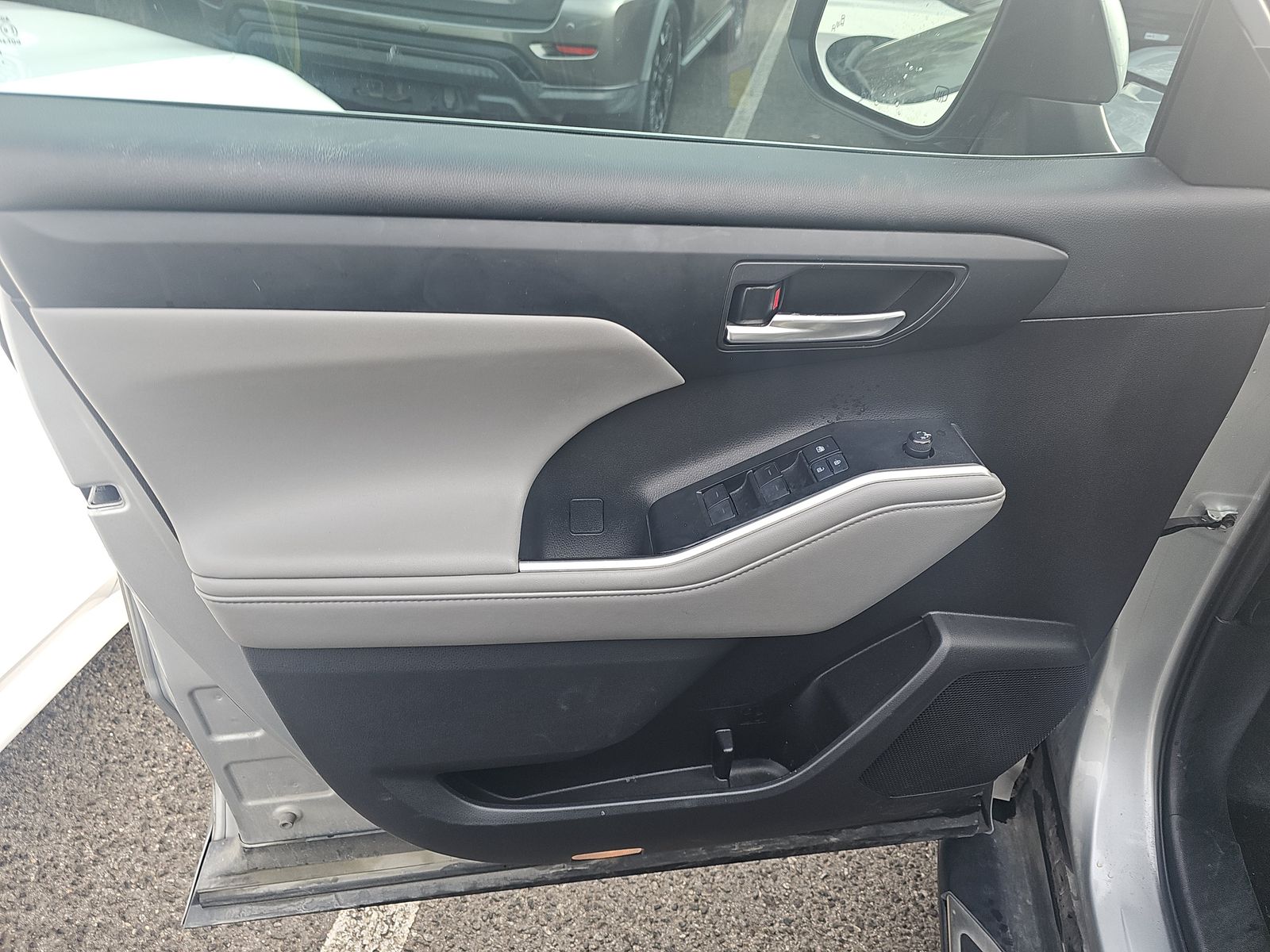 2021 Toyota Highlander XLE FWD