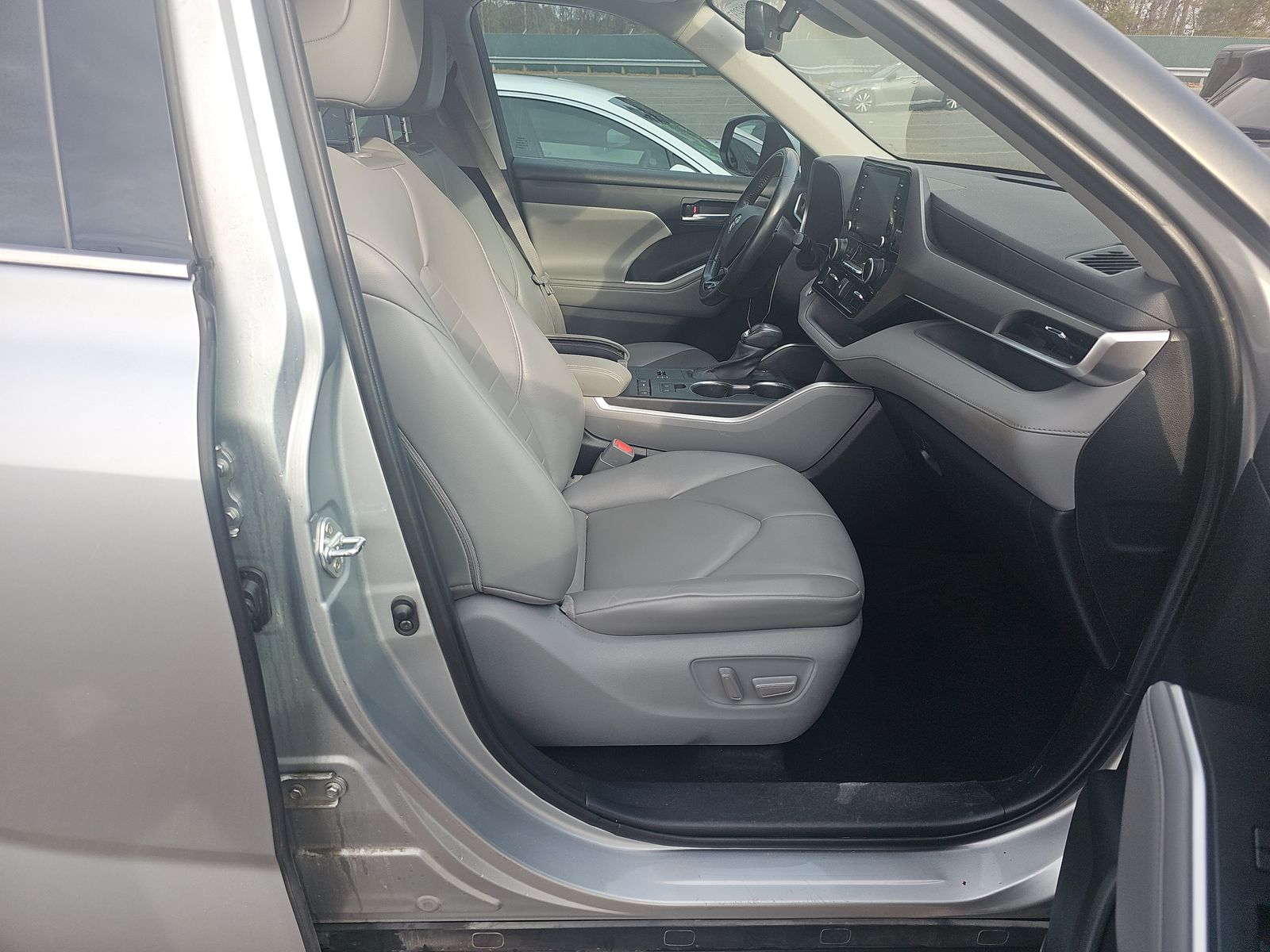 2021 Toyota Highlander XLE FWD