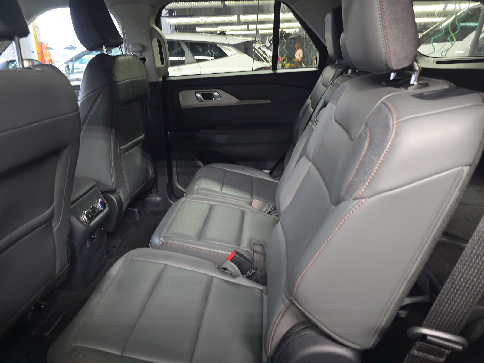 2025 Ford Explorer Active AWD