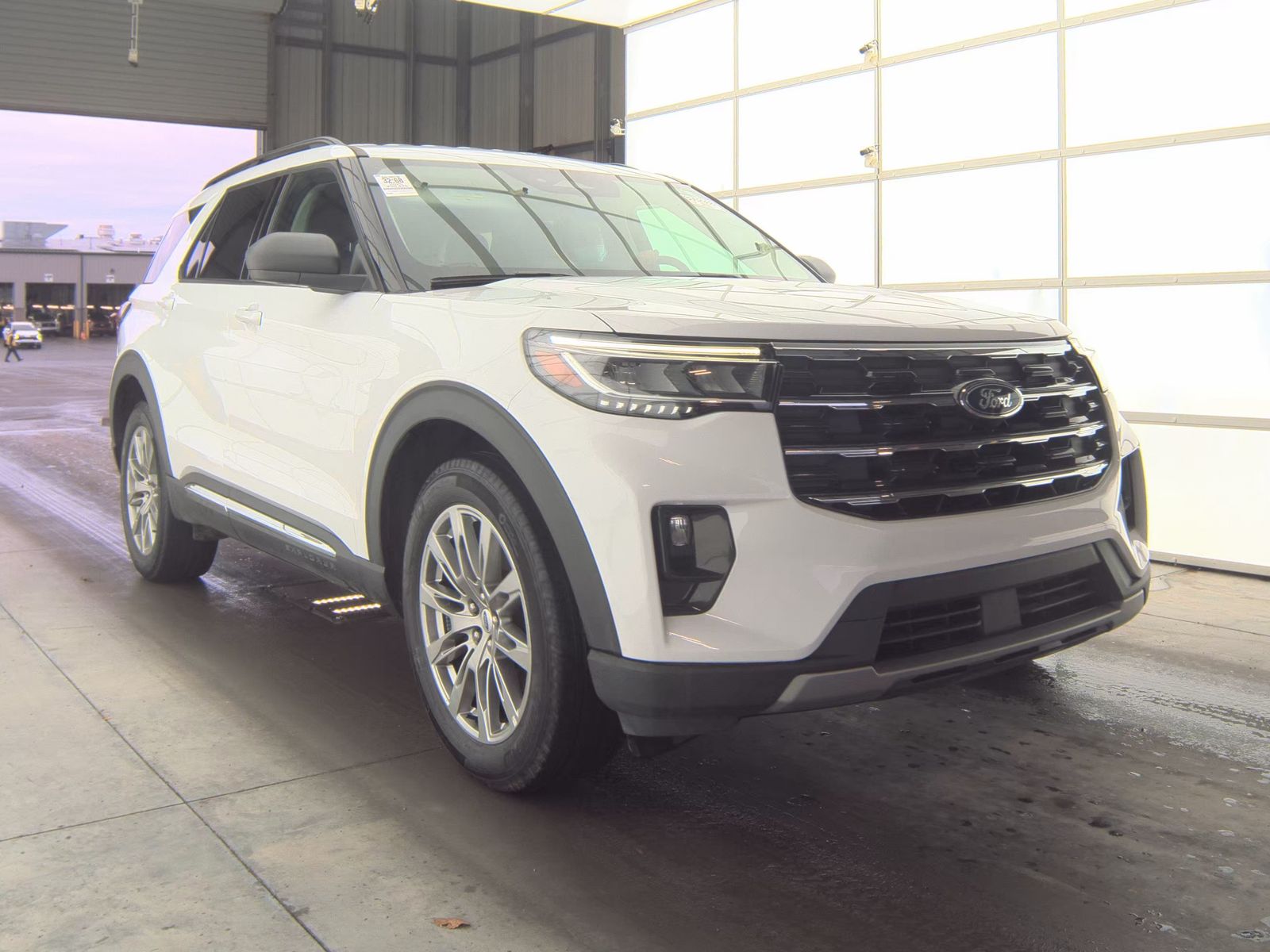 2025 Ford Explorer Active AWD