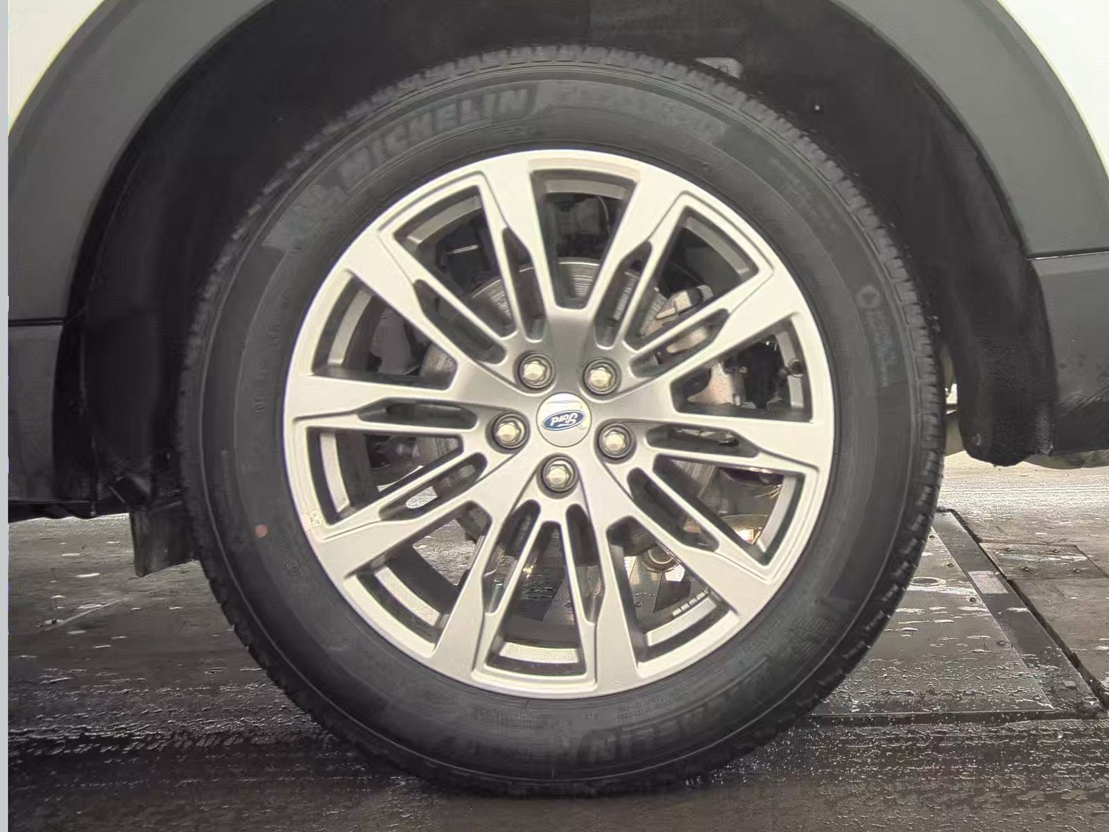 2025 Ford Explorer Active AWD