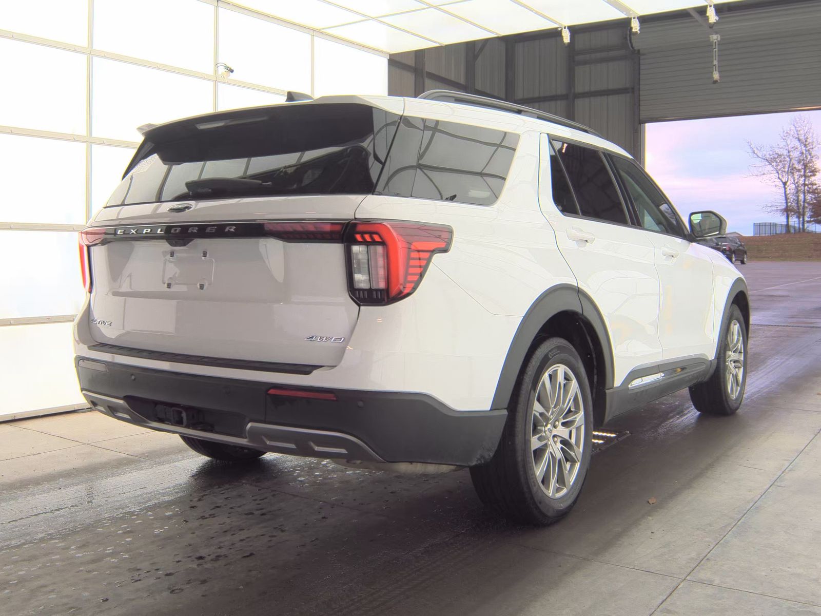 2025 Ford Explorer Active AWD
