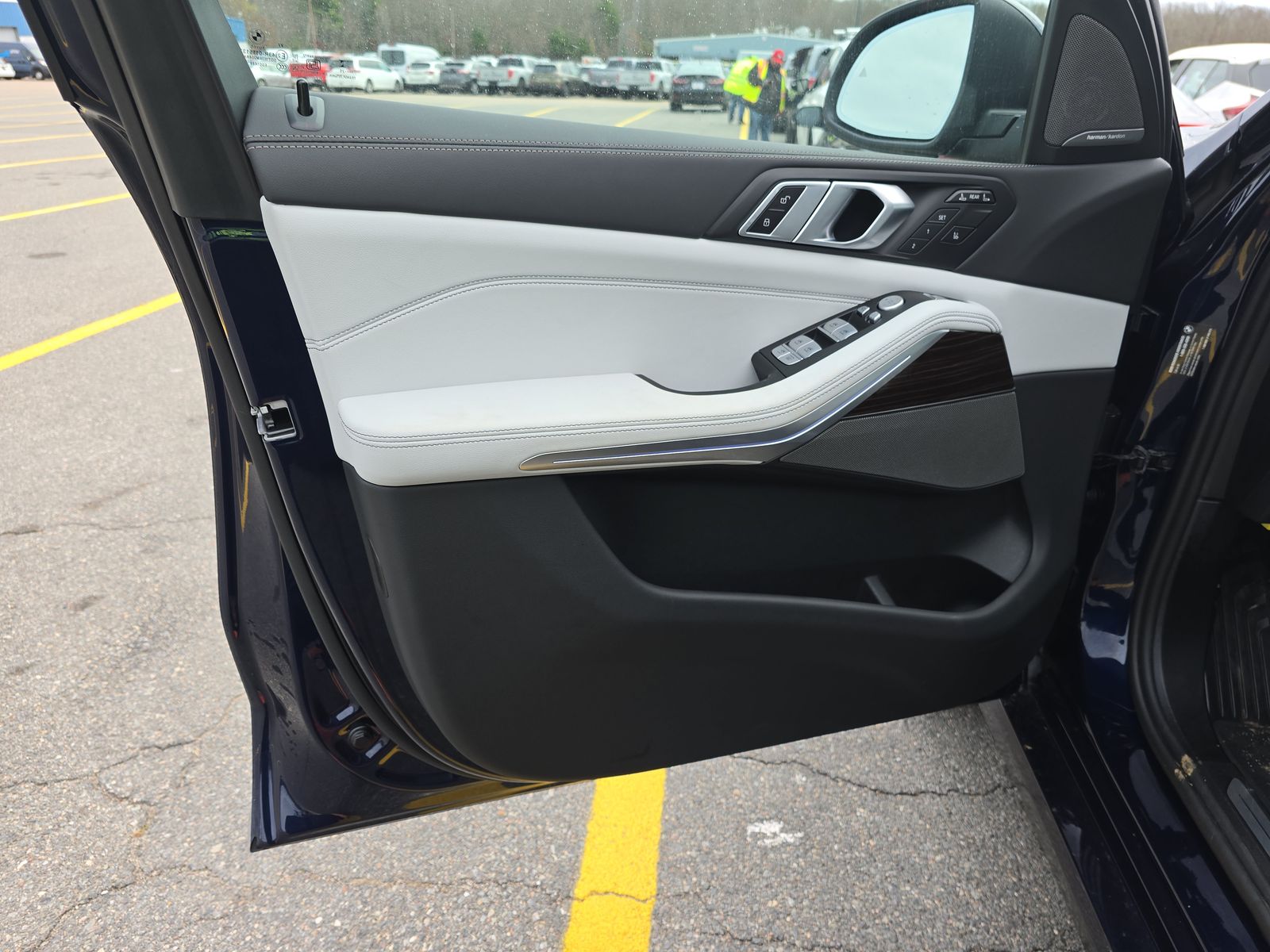 2025 BMW X7 xDrive40i AWD