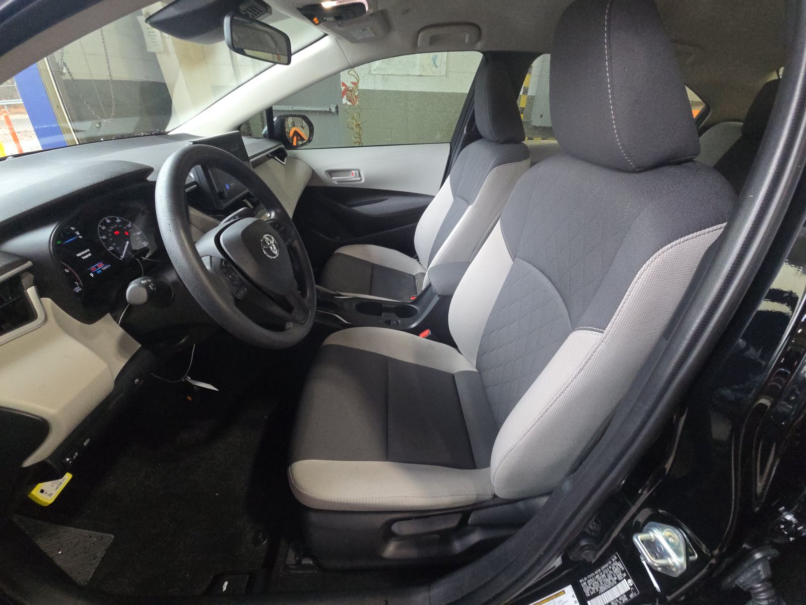 2025 Toyota Corolla Hybrid LE FWD