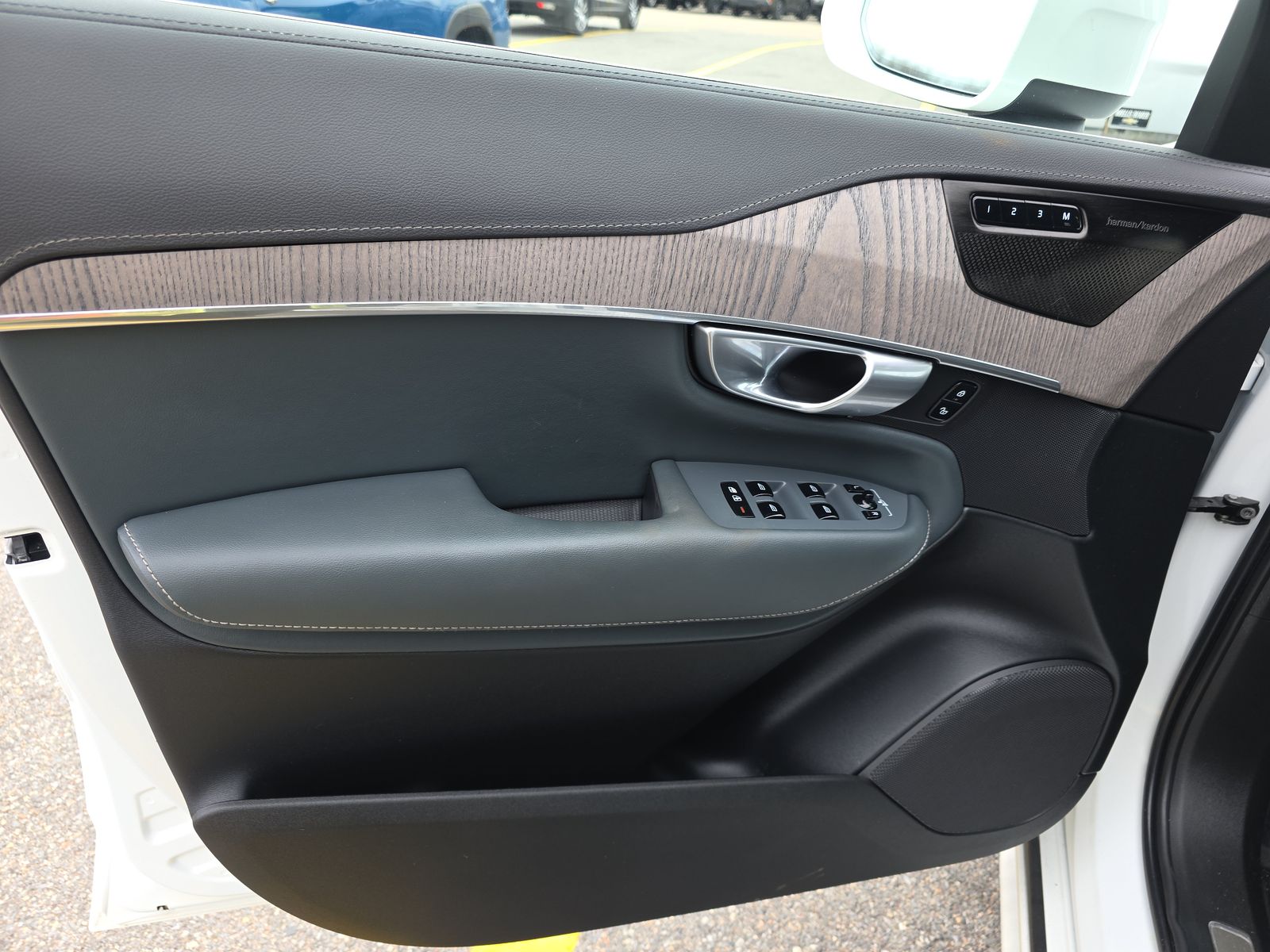 2024 Volvo XC90 Recharge T8 Ultimate AWD