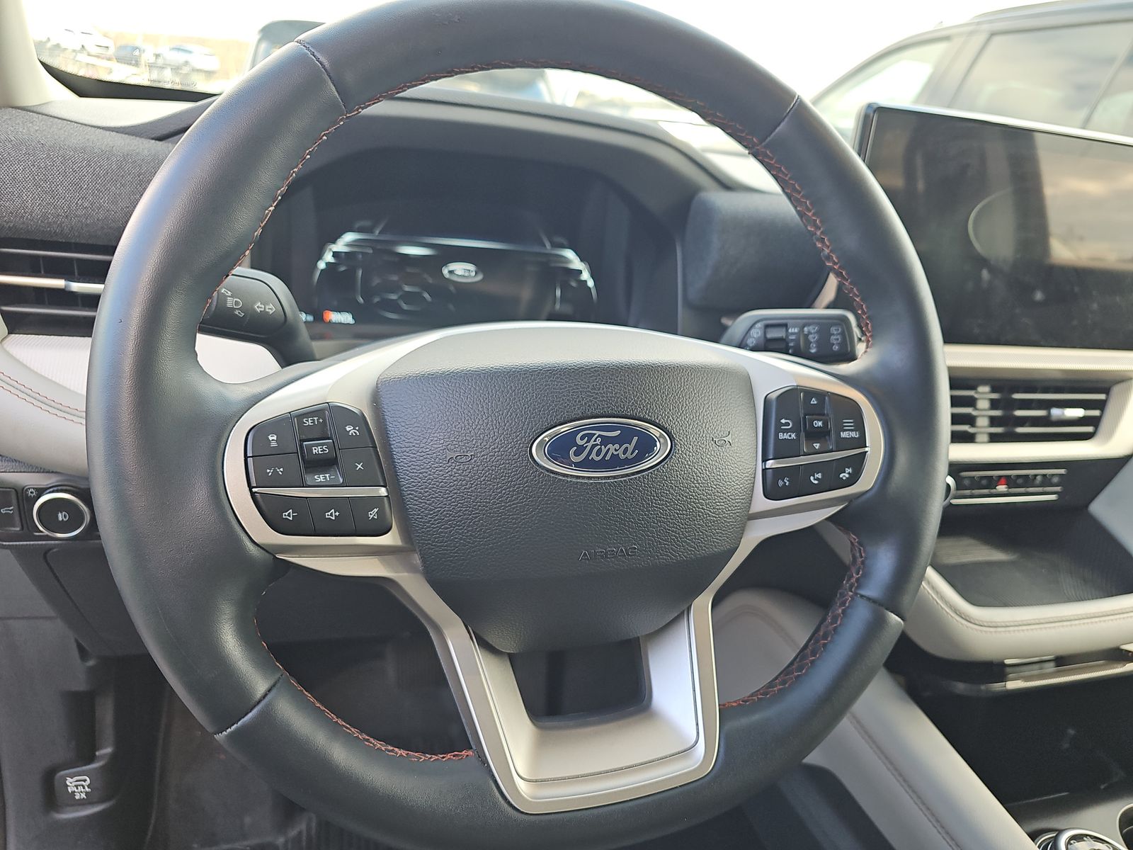 2025 Ford Explorer Active RWD