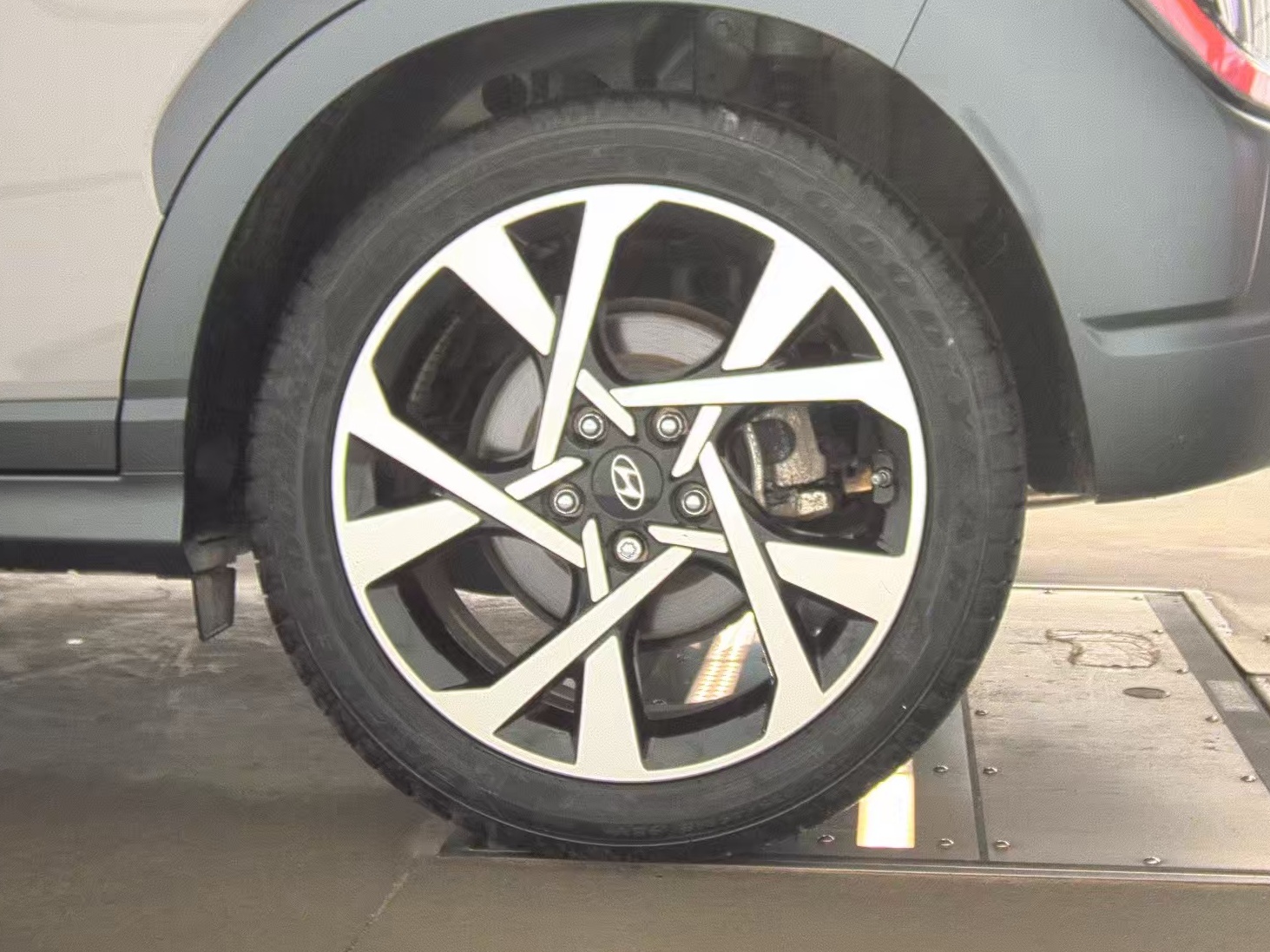 2023 Hyundai Kona Limited AWD