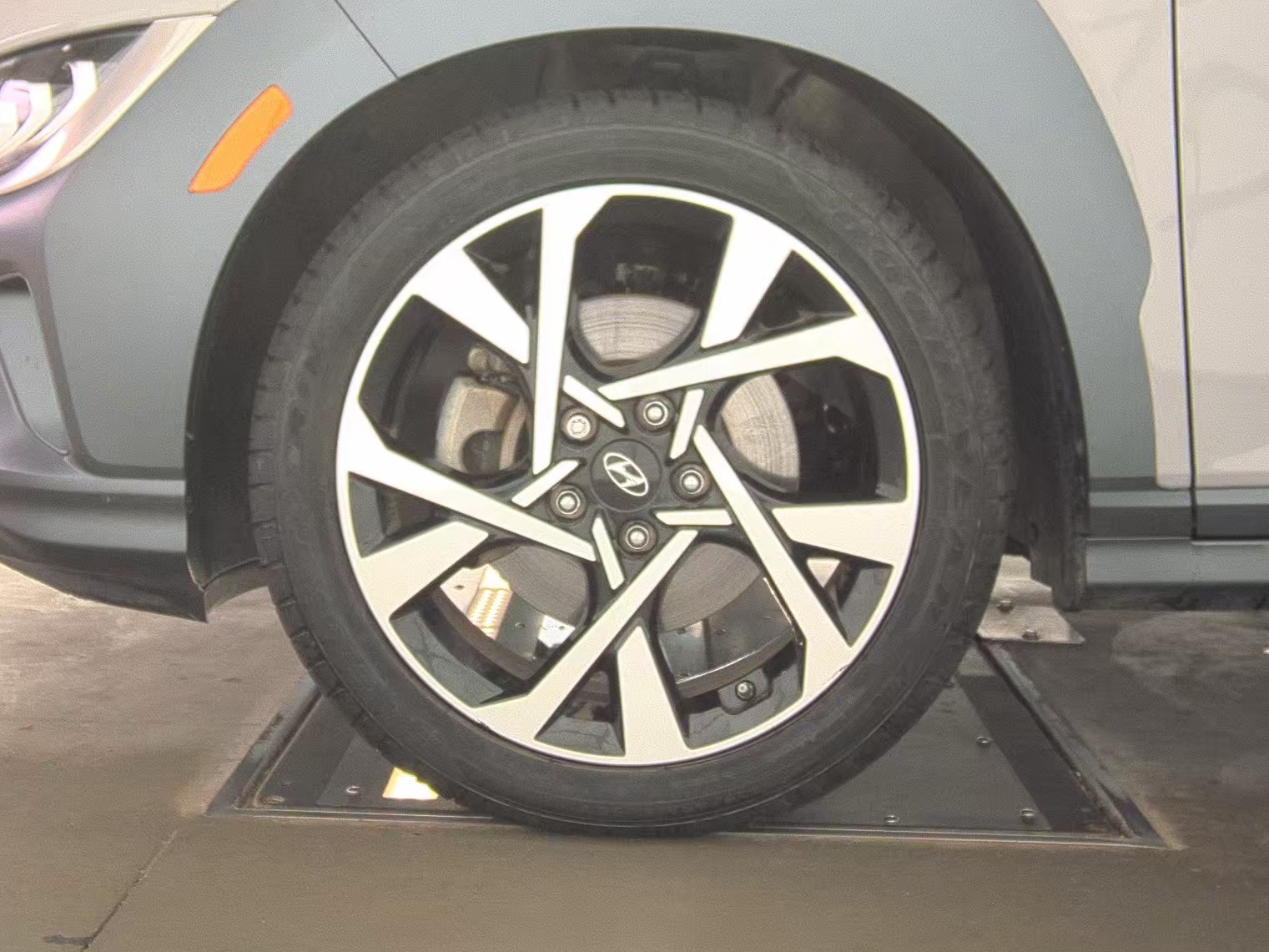 2023 Hyundai Kona Limited AWD