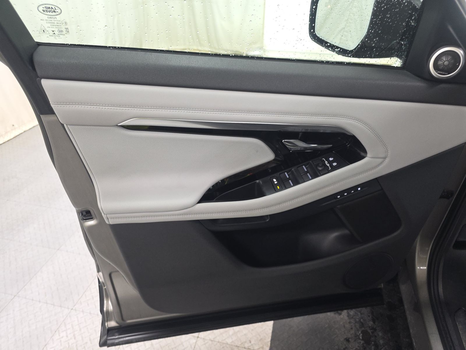 2023 Land Rover Range Rover Evoque R-Dynamic SE AWD