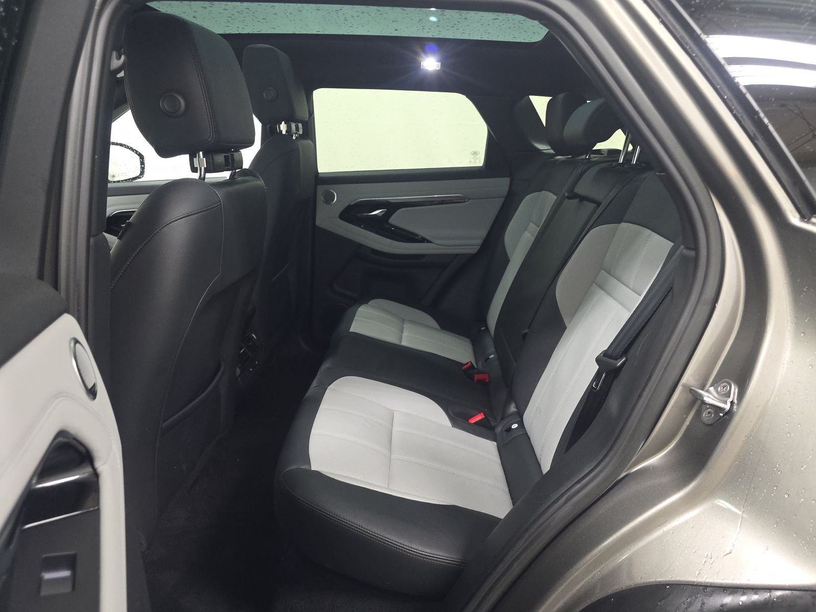 2023 Land Rover Range Rover Evoque R-Dynamic SE AWD