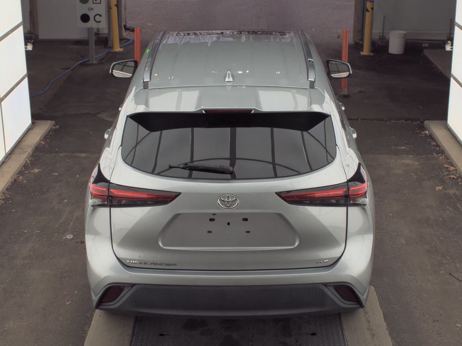 2021 Toyota Highlander XLE FWD