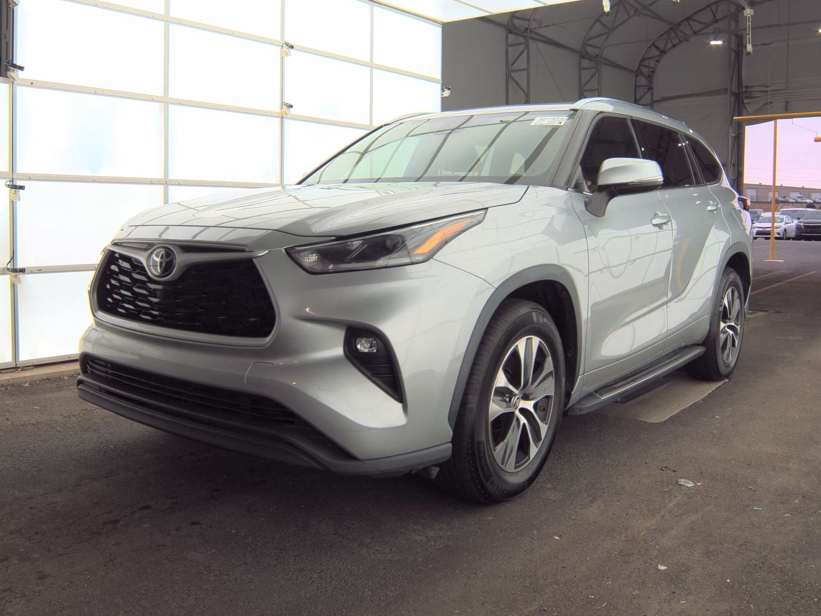 2021 Toyota Highlander XLE FWD