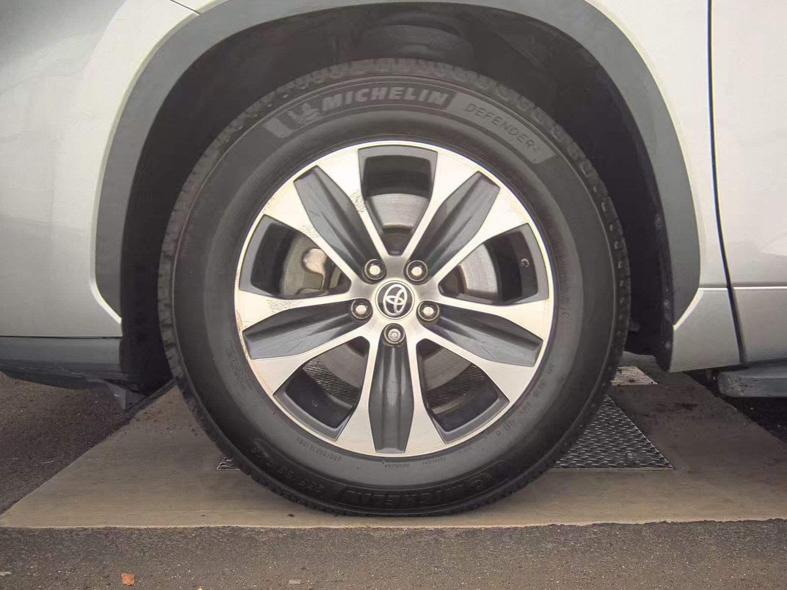 2021 Toyota Highlander XLE FWD