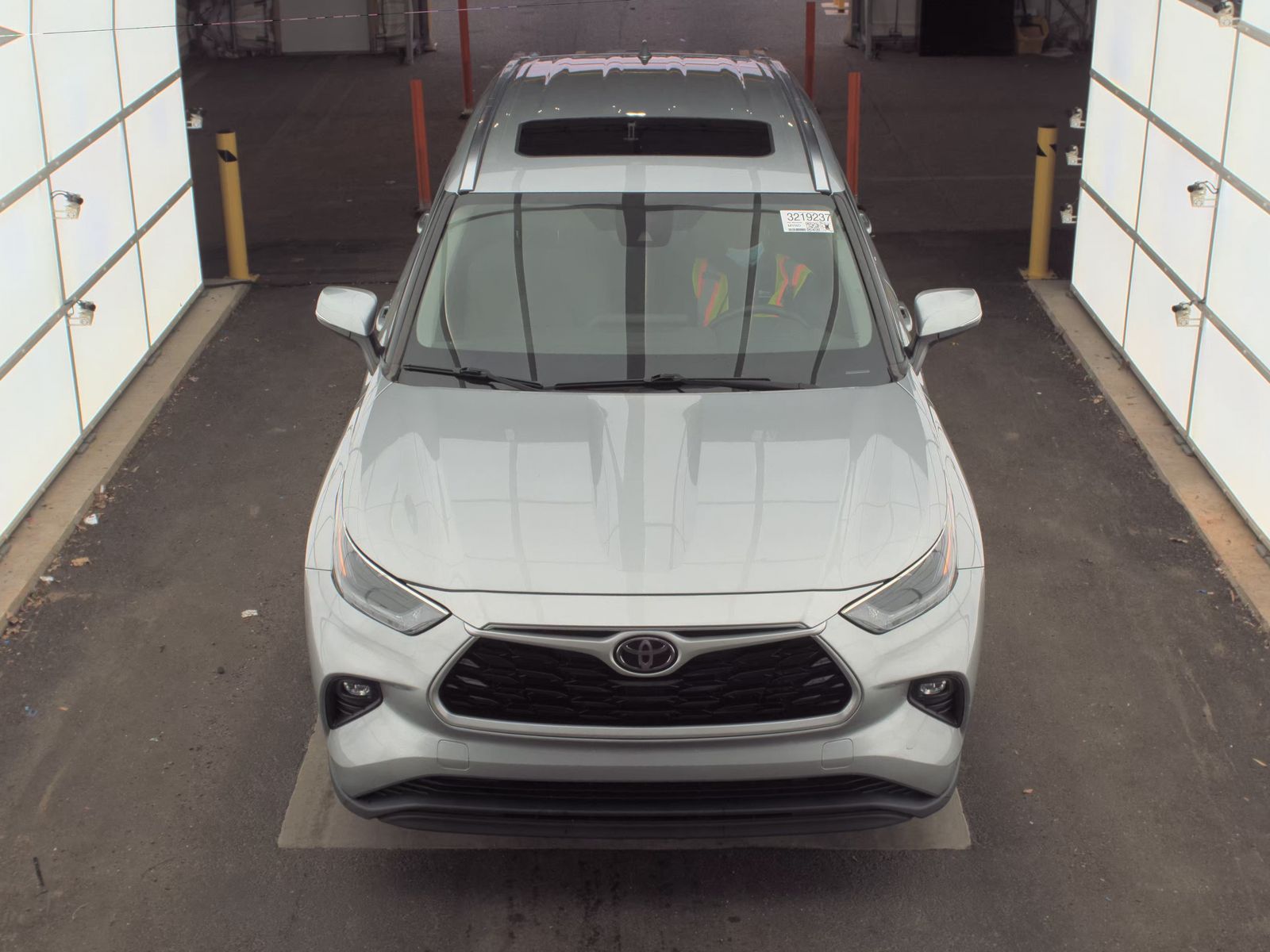 2021 Toyota Highlander XLE FWD