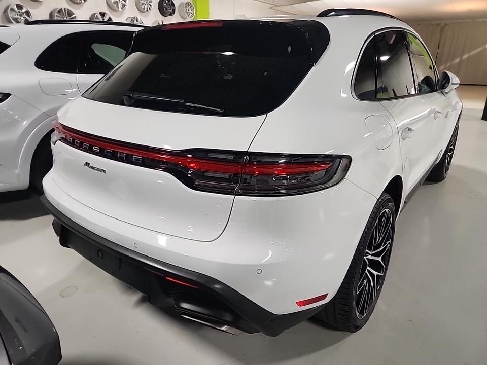 2023 Porsche Macan Base AWD
