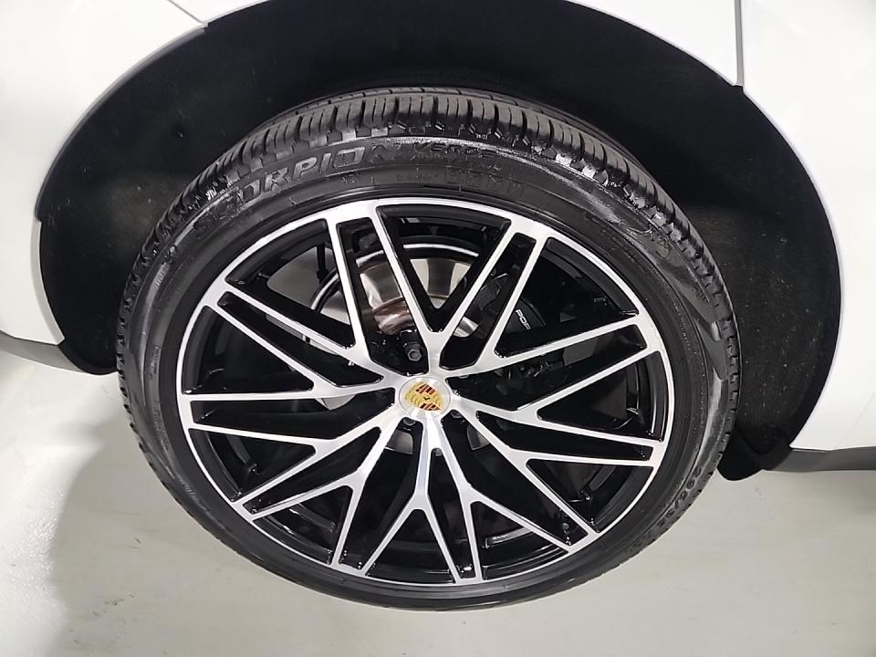 2023 Porsche Macan Base AWD