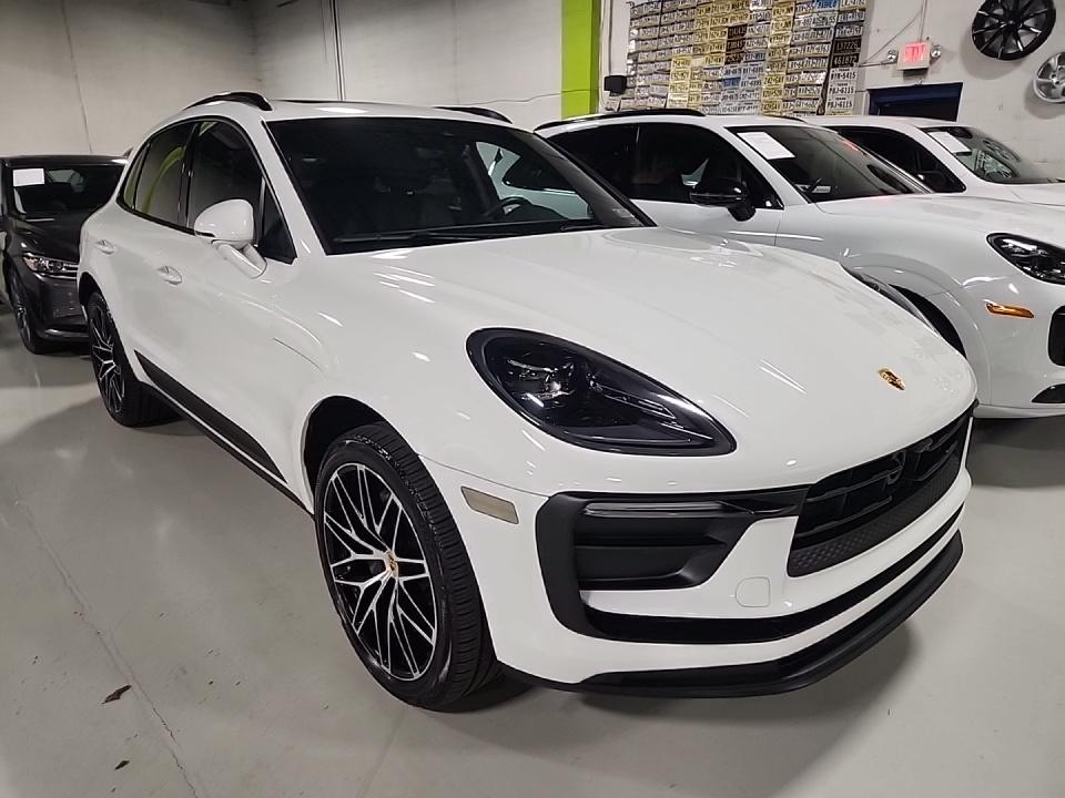 2023 Porsche Macan Base AWD
