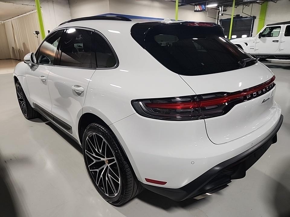 2023 Porsche Macan Base AWD